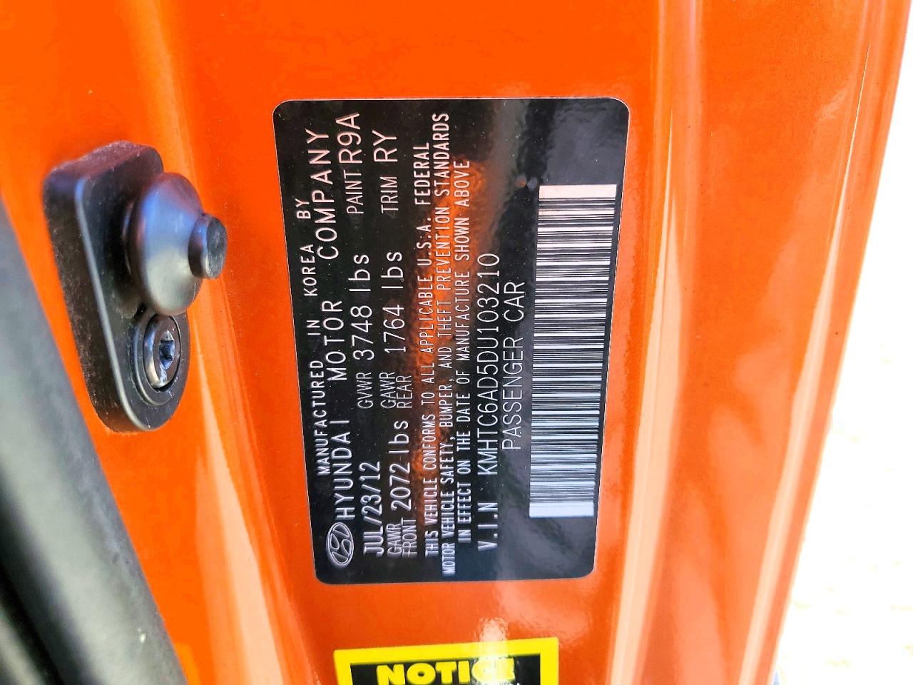 2013 Hyundai Veloster Base Orange vin: KMHTC6AD5DU103210
