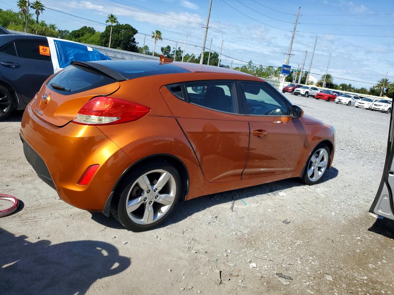 2013 Hyundai Veloster Base Orange vin: KMHTC6AD5DU103210