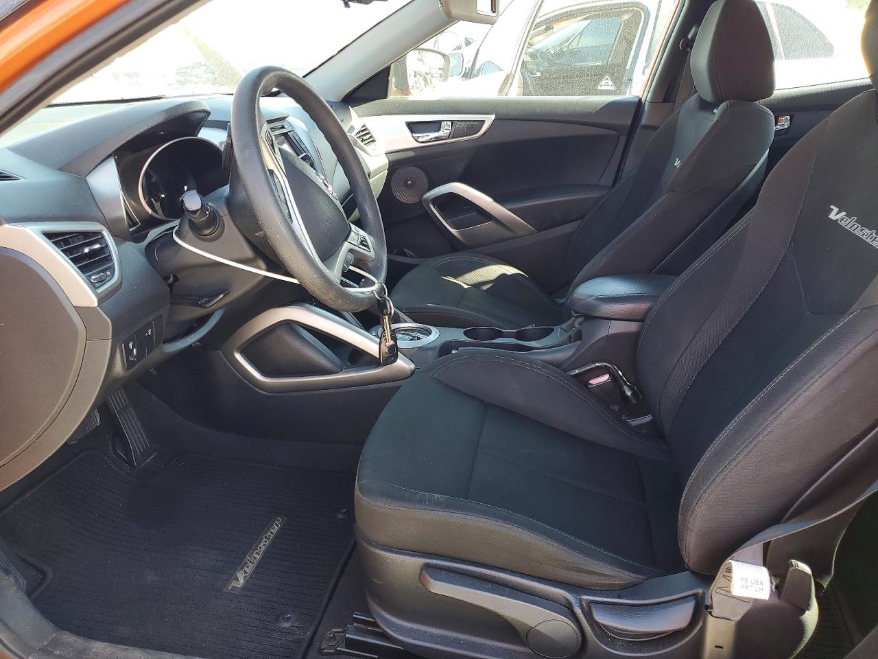 2013 Hyundai Veloster Base Orange vin: KMHTC6AD5DU103210