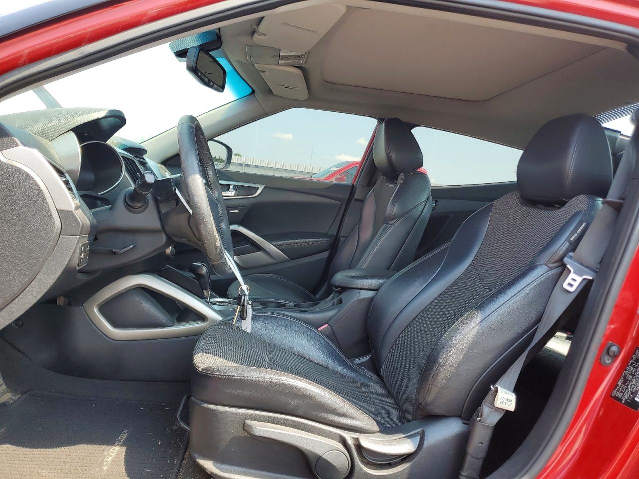 2013 Hyundai Veloster Base Brown vin: KMHTC6AD5DU110495