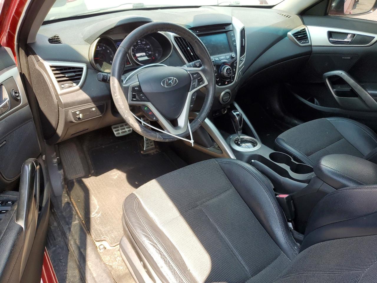 2013 Hyundai Veloster Base Brown vin: KMHTC6AD5DU110495
