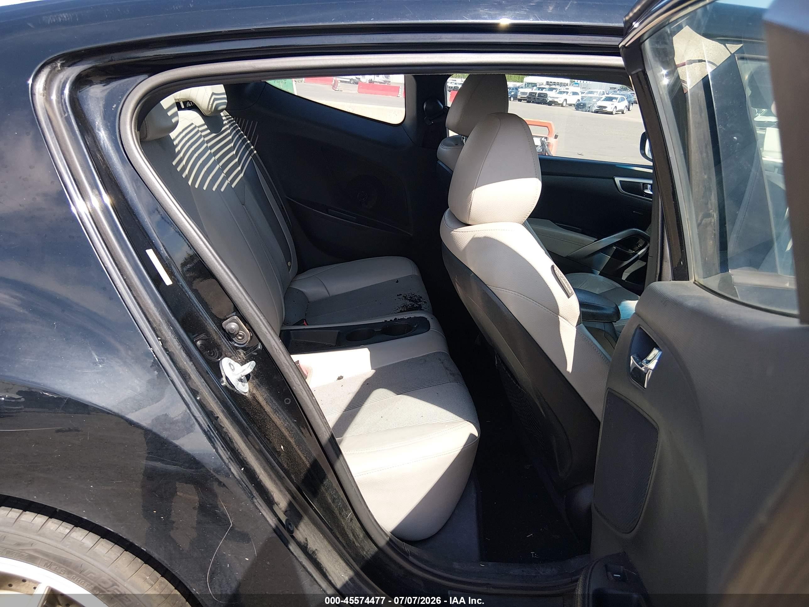 2013 Hyundai Veloster Base W/gray Black vin: KMHTC6AD5DU114899