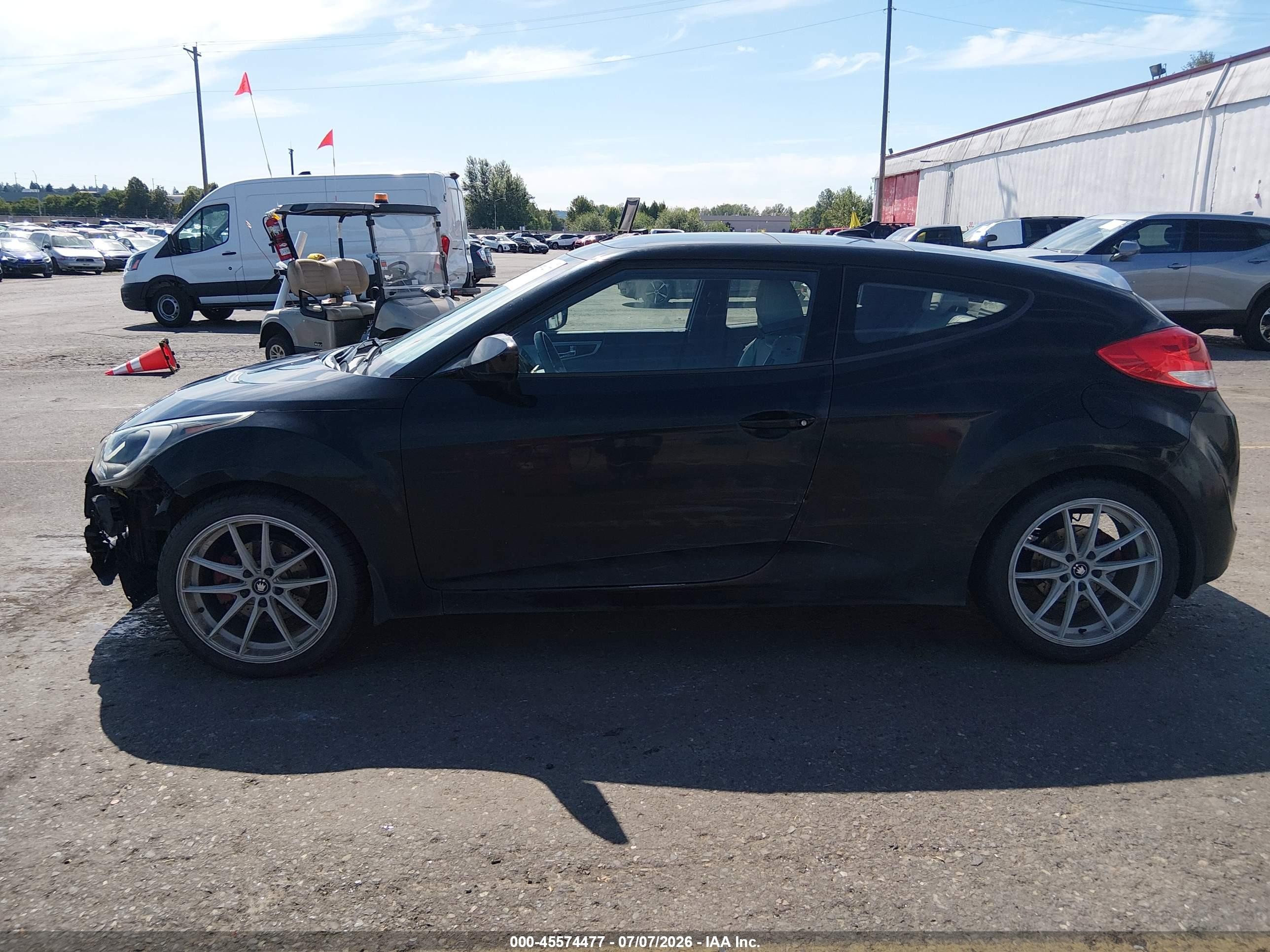 2013 Hyundai Veloster Base W/gray Black vin: KMHTC6AD5DU114899