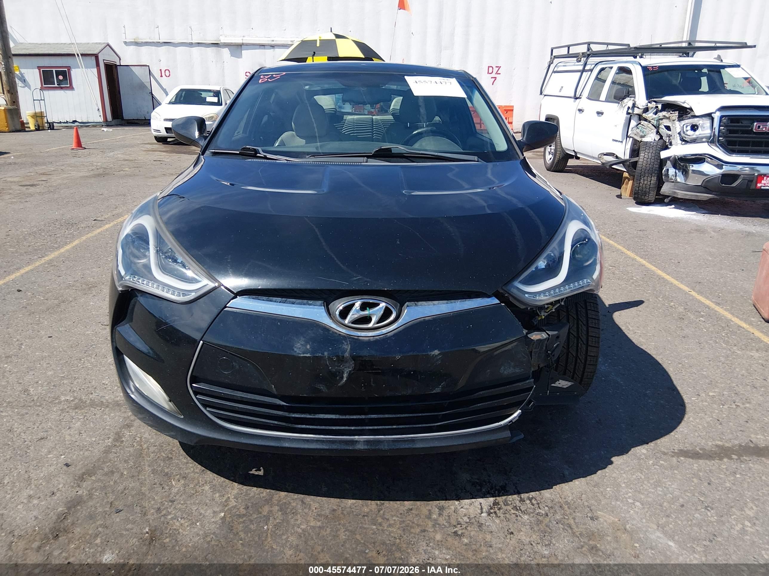 2013 Hyundai Veloster Base W/gray Black vin: KMHTC6AD5DU114899