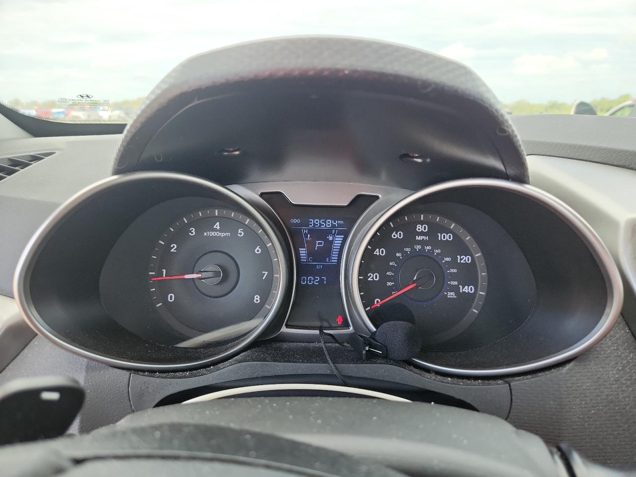 2013 Hyundai Veloster Base Красный vin: KMHTC6AD5DU131024