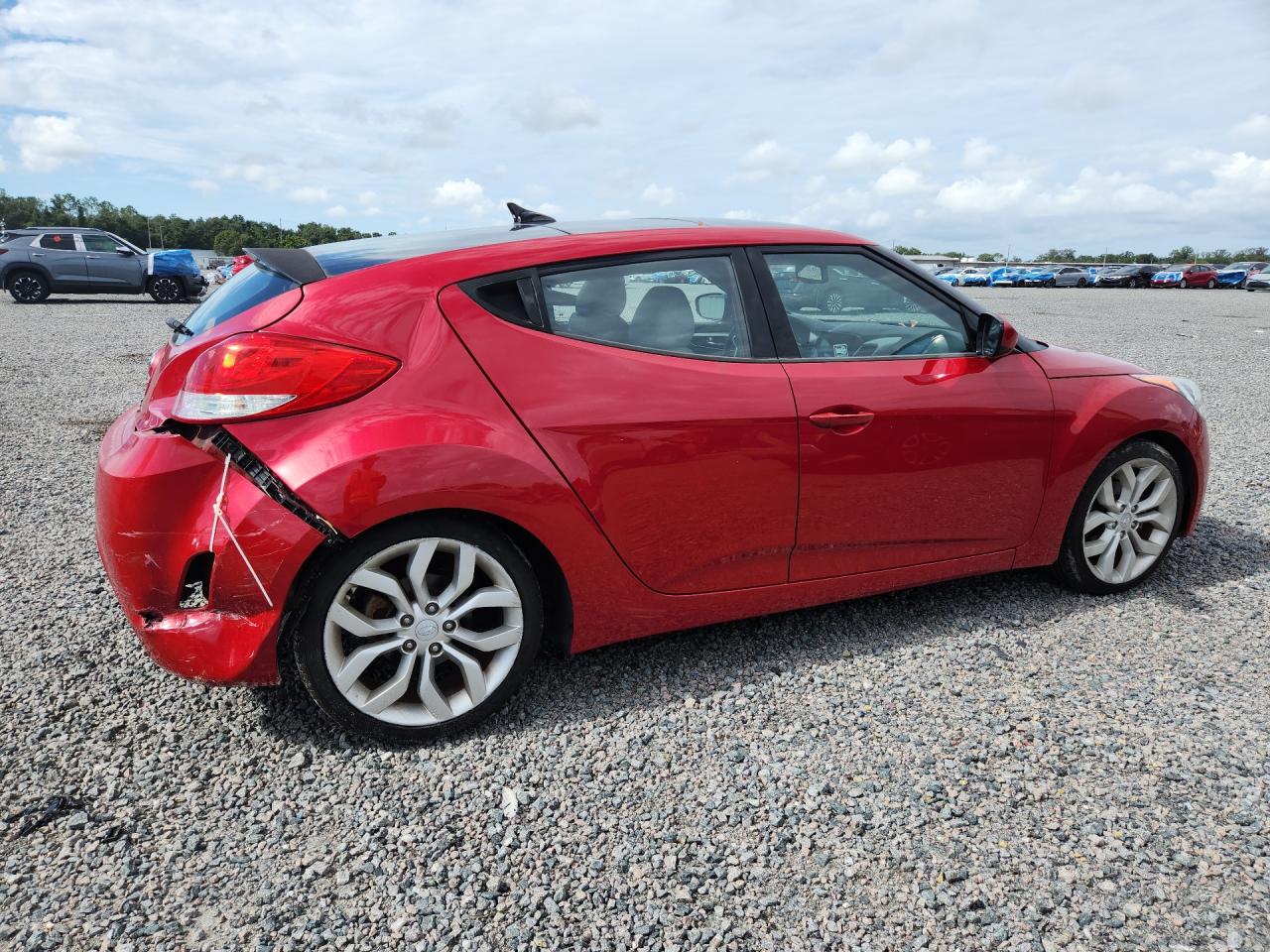 2013 Hyundai Veloster Base Красный vin: KMHTC6AD5DU131024