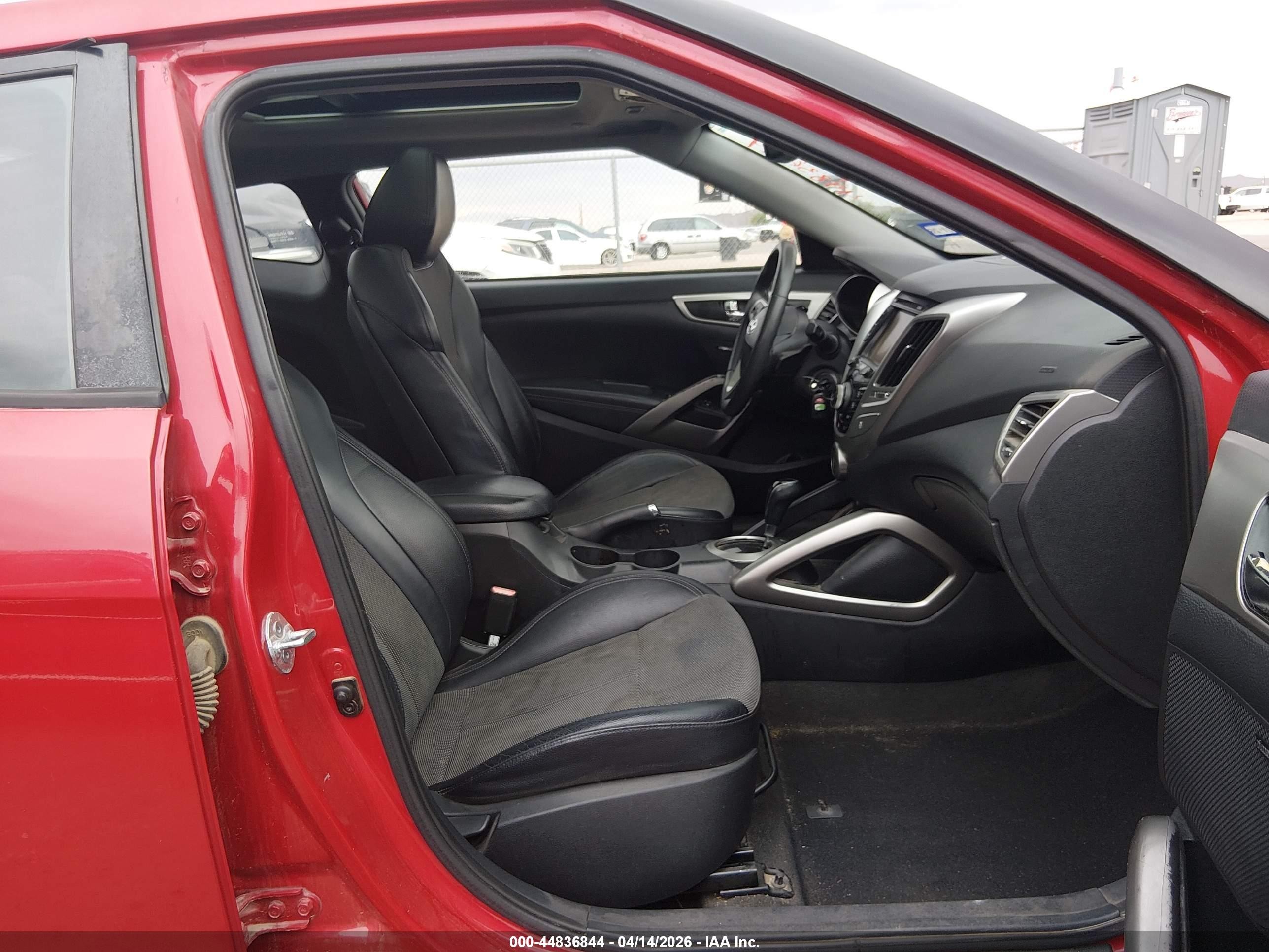 2013 Hyundai Veloster Base W/black Red vin: KMHTC6AD5DU135736
