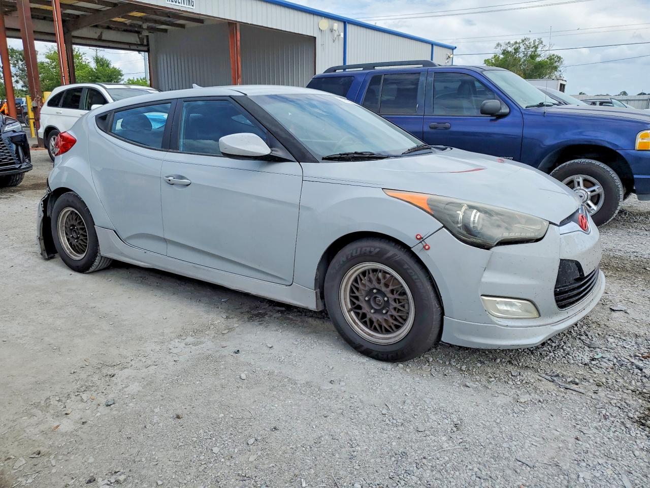 2013 Hyundai Veloster Re Mix Silver vin: KMHTC6AD5DU140371