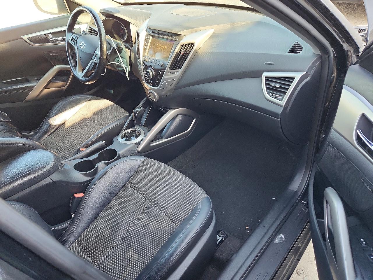 2013 Hyundai Veloster Base Black vin: KMHTC6AD5DU144436