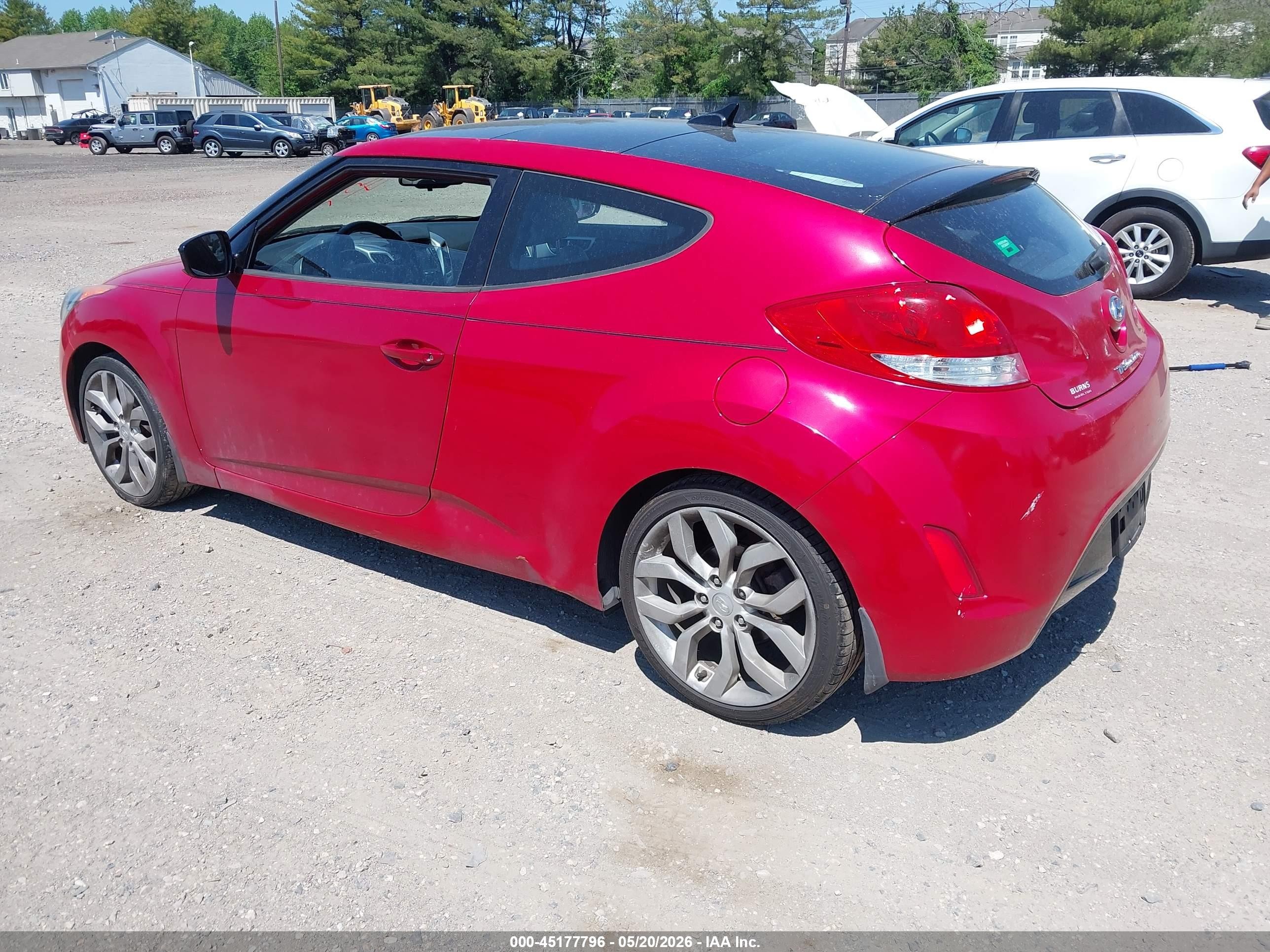 2013 Hyundai Veloster Base W/gray Red vin: KMHTC6AD5DU148311