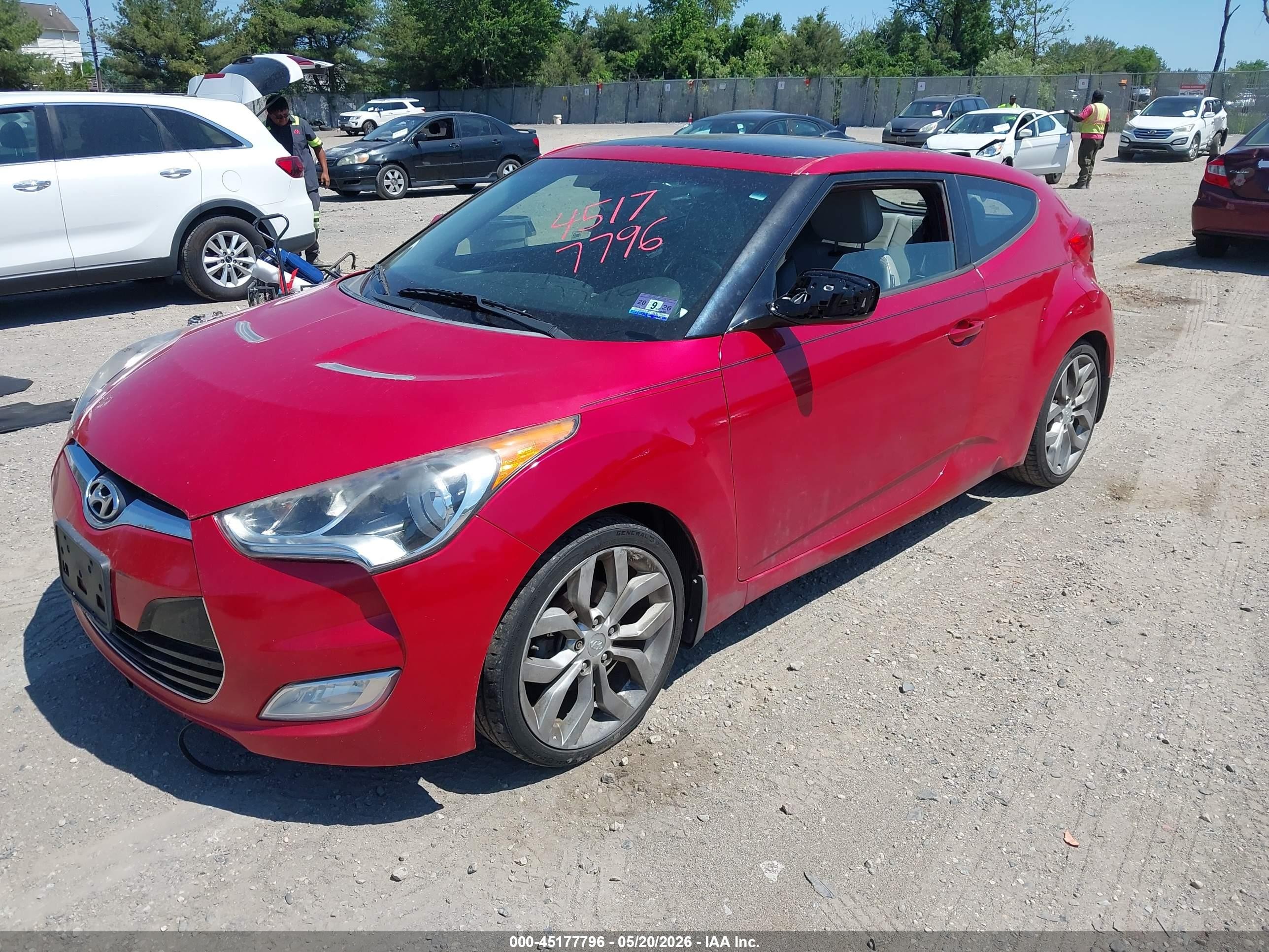 2013 Hyundai Veloster Base W/gray Red vin: KMHTC6AD5DU148311