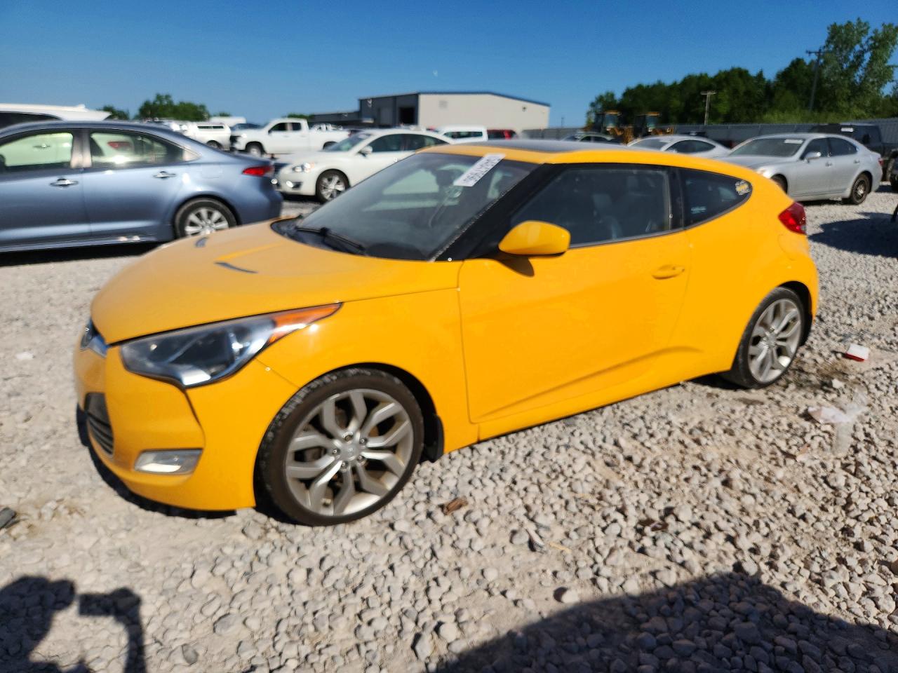 2013 Hyundai Veloster Base Yellow vin: KMHTC6AD5DU149183