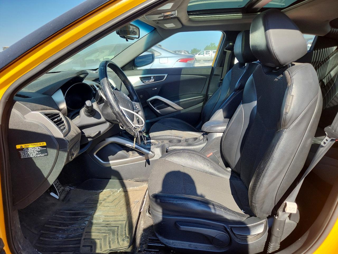 2013 Hyundai Veloster Base Yellow vin: KMHTC6AD5DU149183