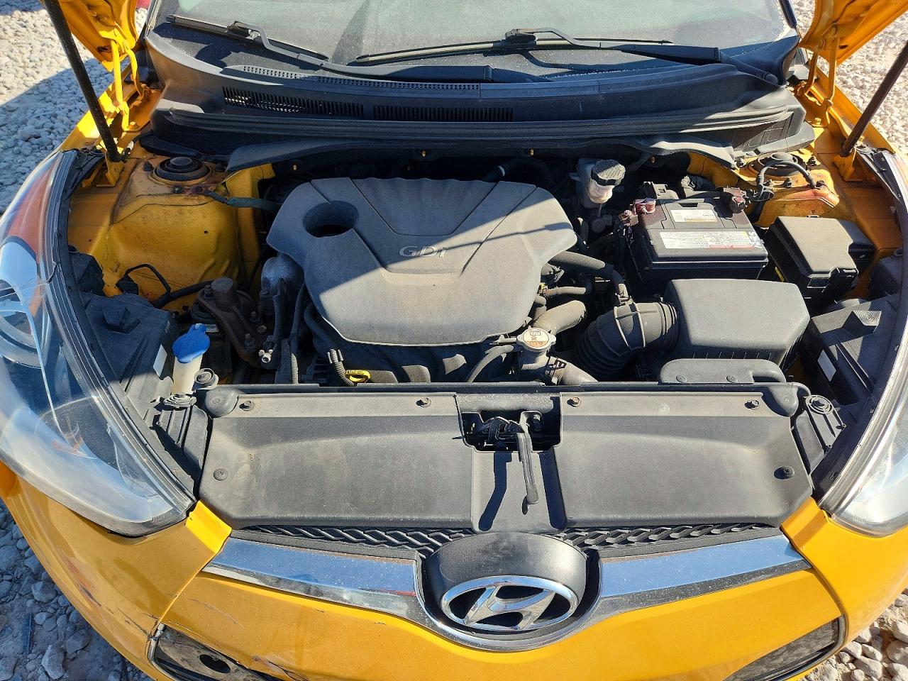 2013 Hyundai Veloster Base Yellow vin: KMHTC6AD5DU149183