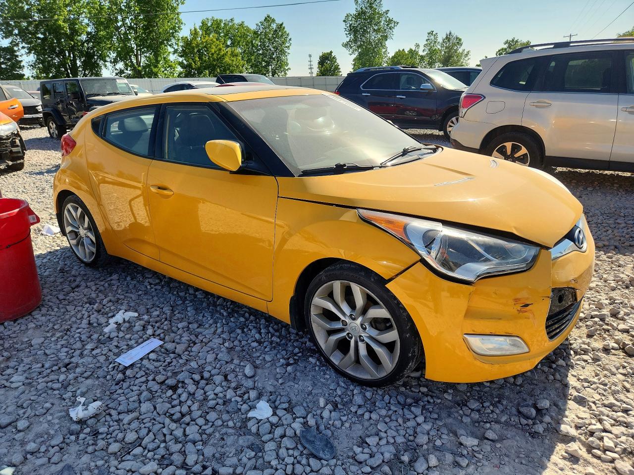 2013 Hyundai Veloster Base Yellow vin: KMHTC6AD5DU149183