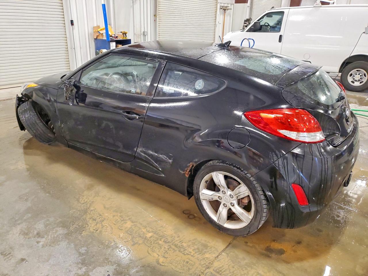 2013 Hyundai Veloster Base Черный vin: KMHTC6AD5DU160863