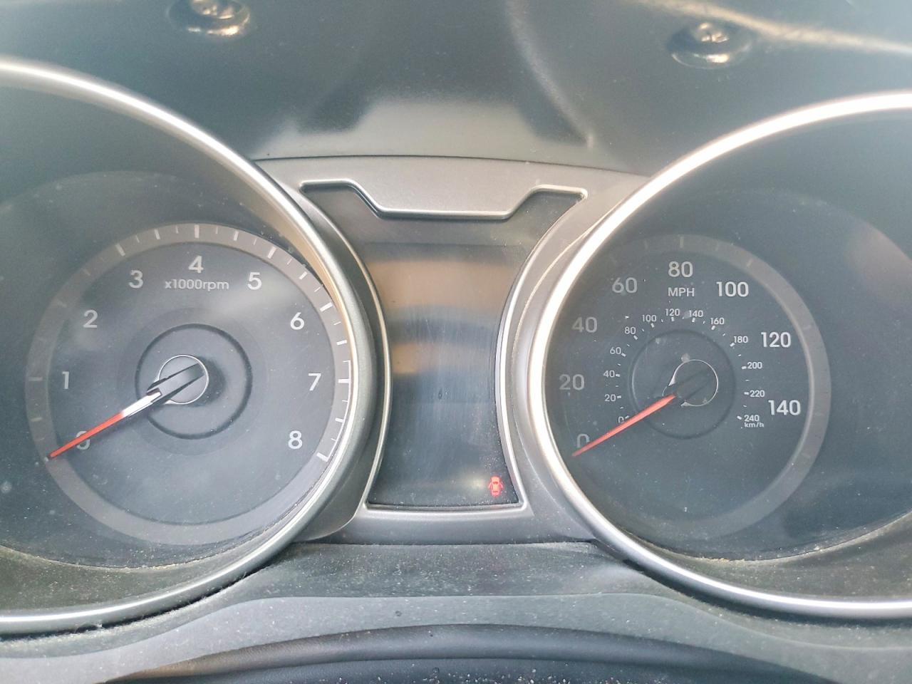 2013 Hyundai Veloster Base Серебряный vin: KMHTC6AD5DU166064