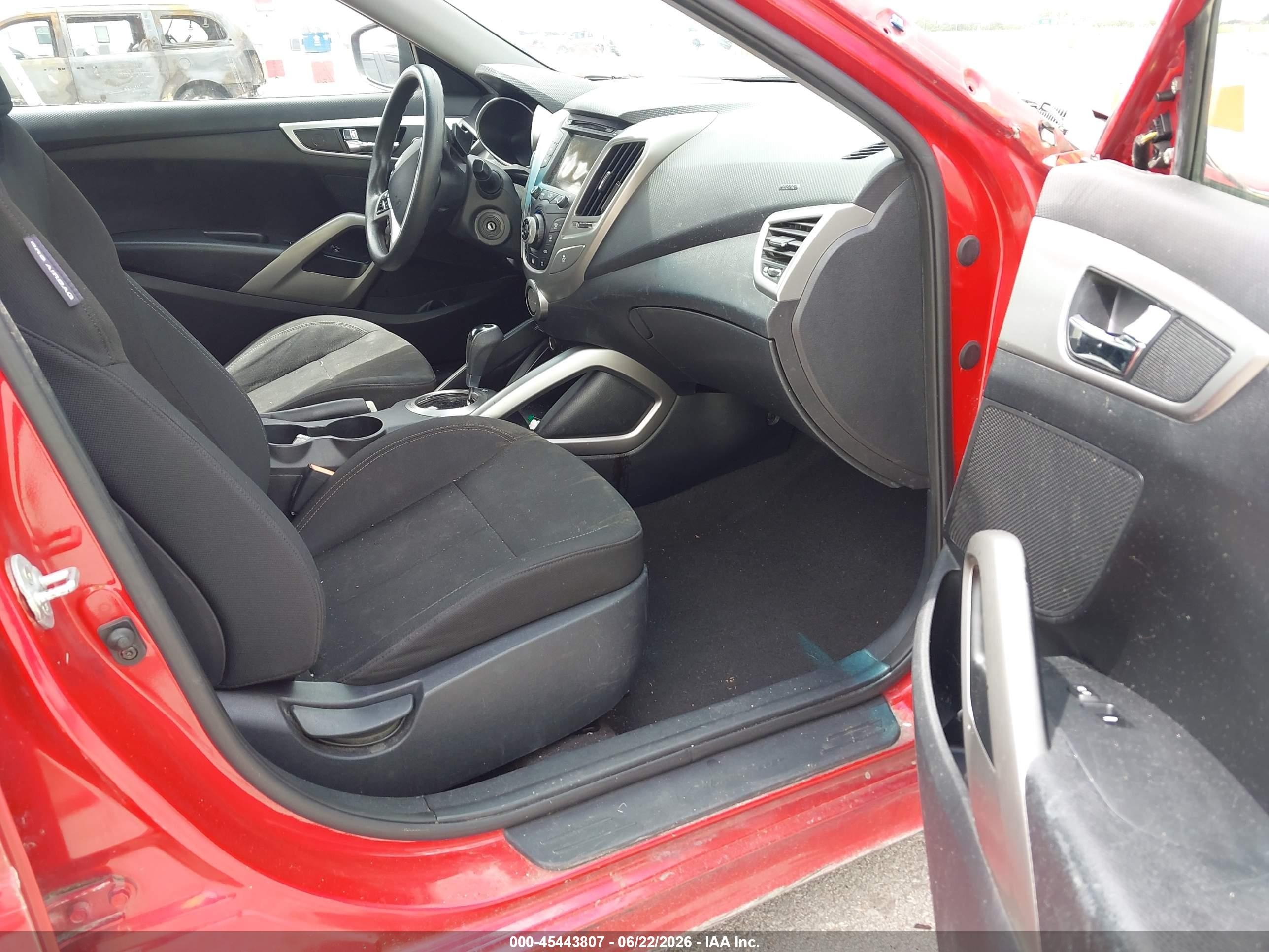 2013 Hyundai Veloster Base W/black Red vin: KMHTC6AD5DU167540