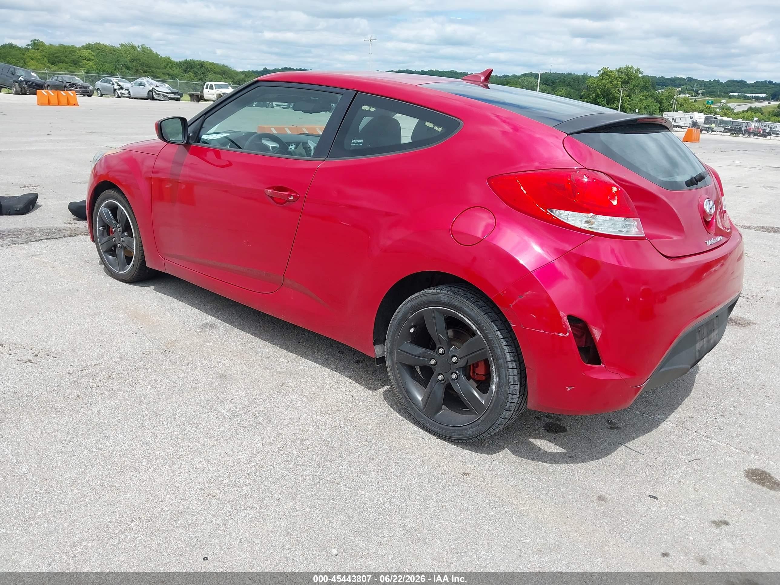 2013 Hyundai Veloster Base W/black Red vin: KMHTC6AD5DU167540