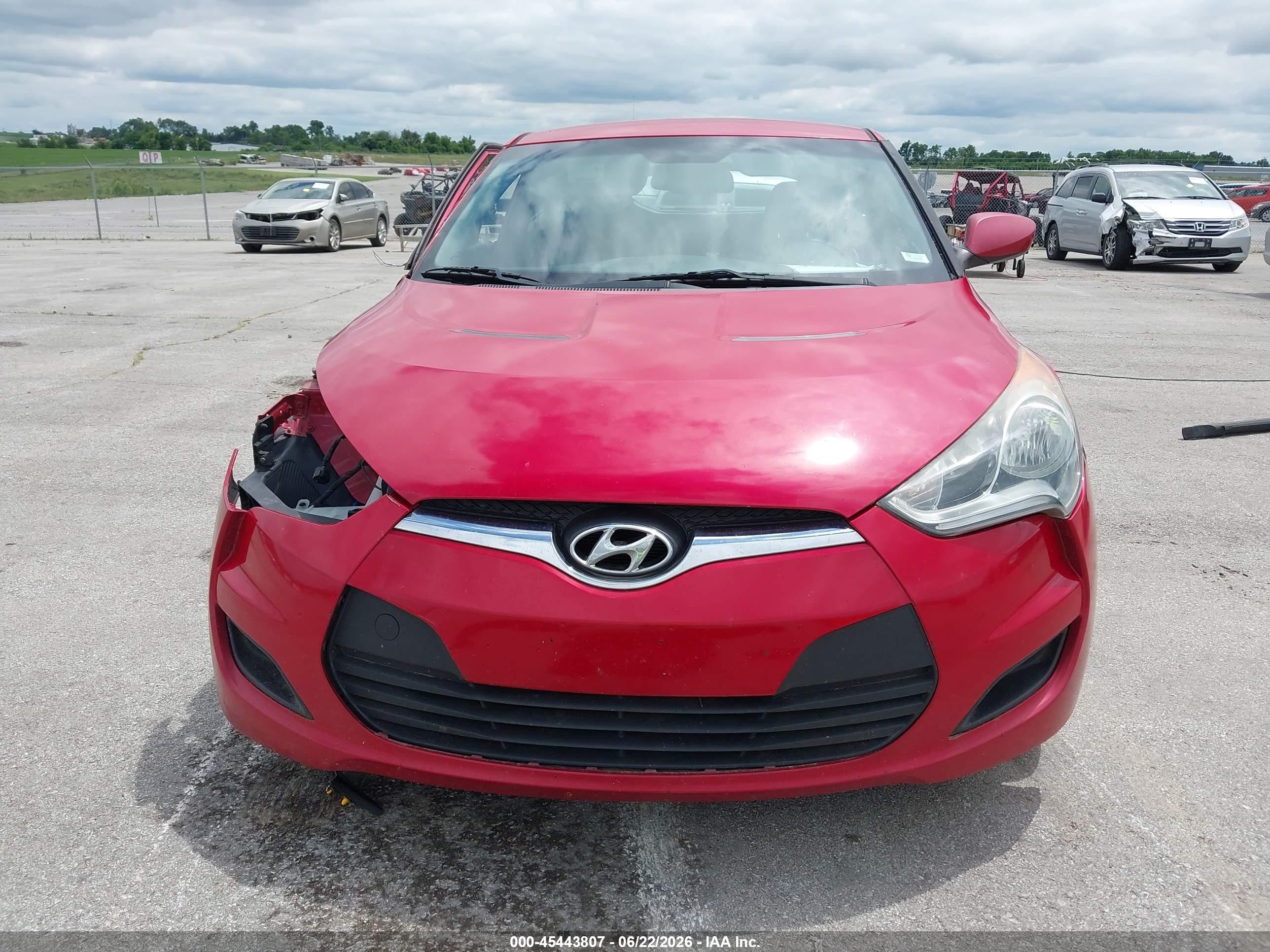 2013 Hyundai Veloster Base W/black Red vin: KMHTC6AD5DU167540