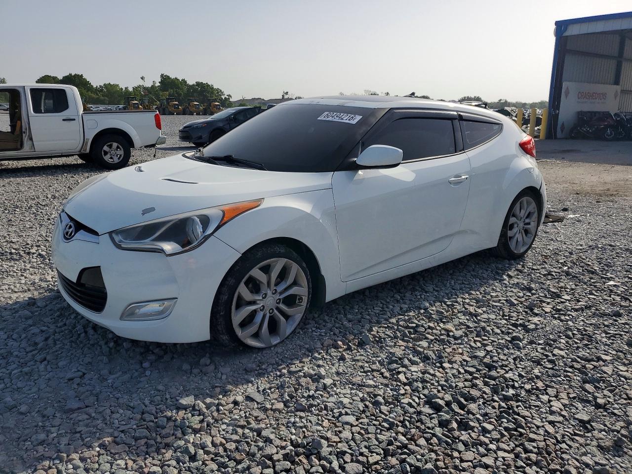 2013 Hyundai Veloster Base White vin: KMHTC6AD5DU175511