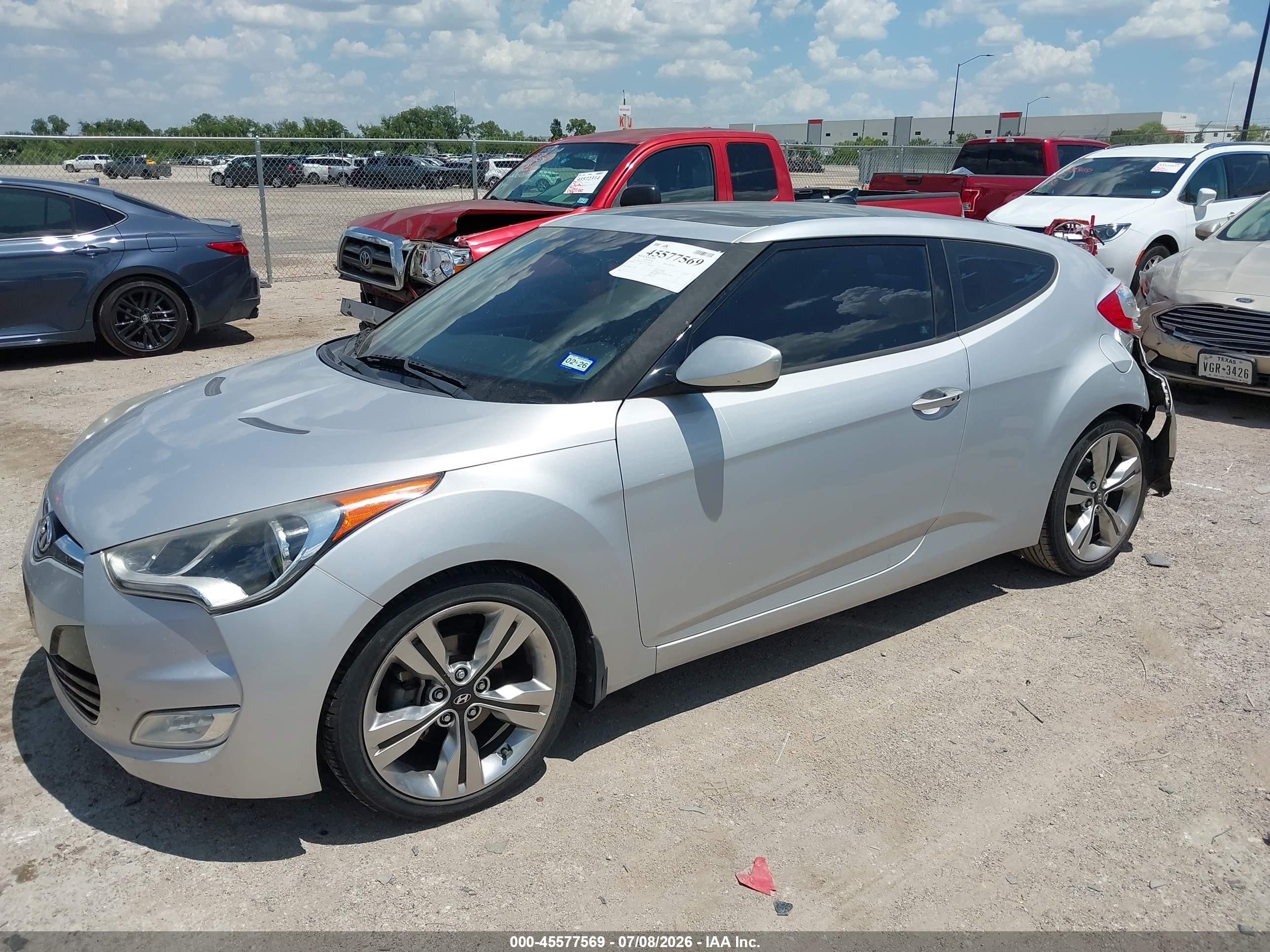 2014 Hyundai Veloster Base W/black White vin: KMHTC6AD5EU189118