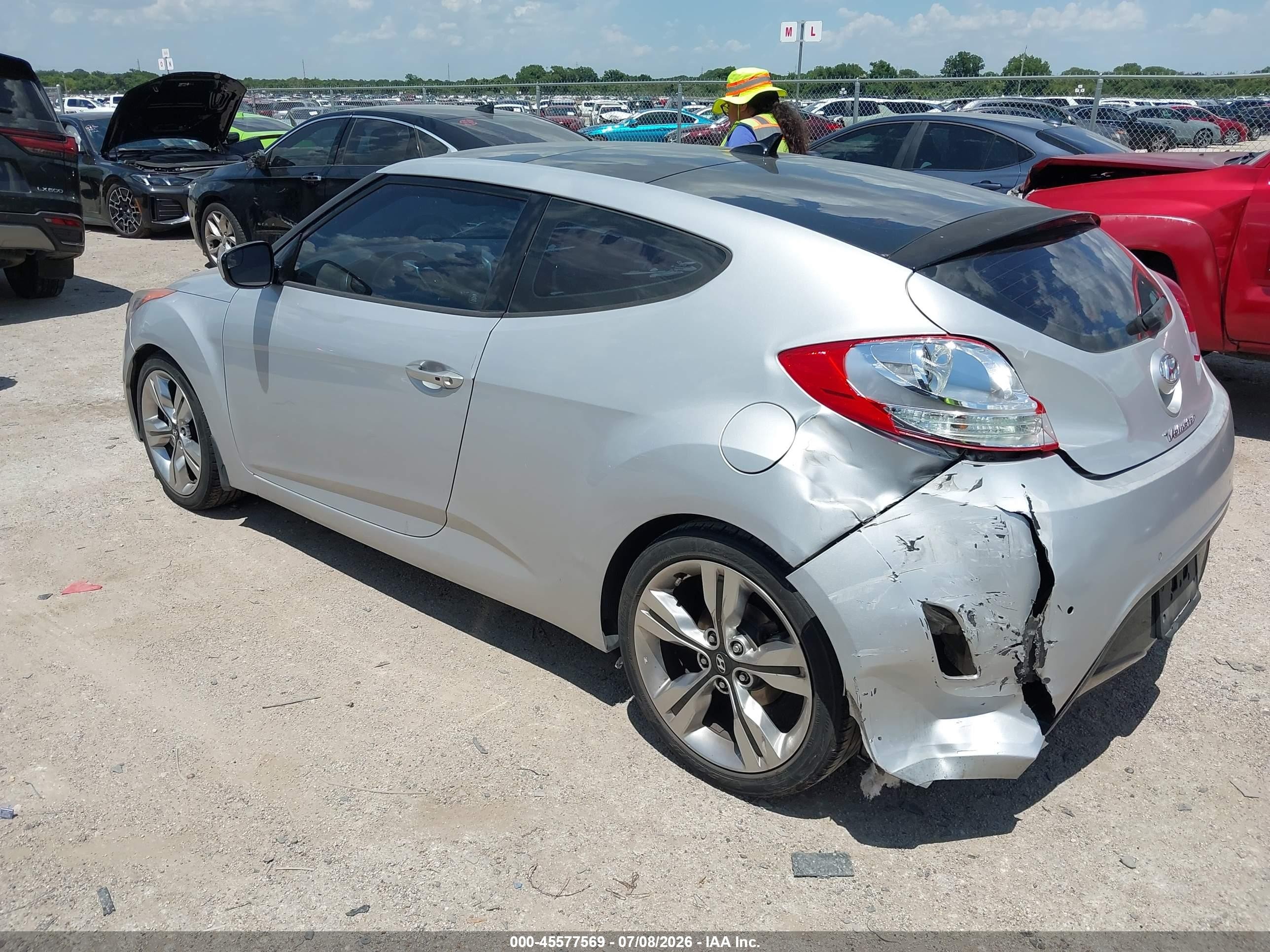 2014 Hyundai Veloster Base W/black White vin: KMHTC6AD5EU189118