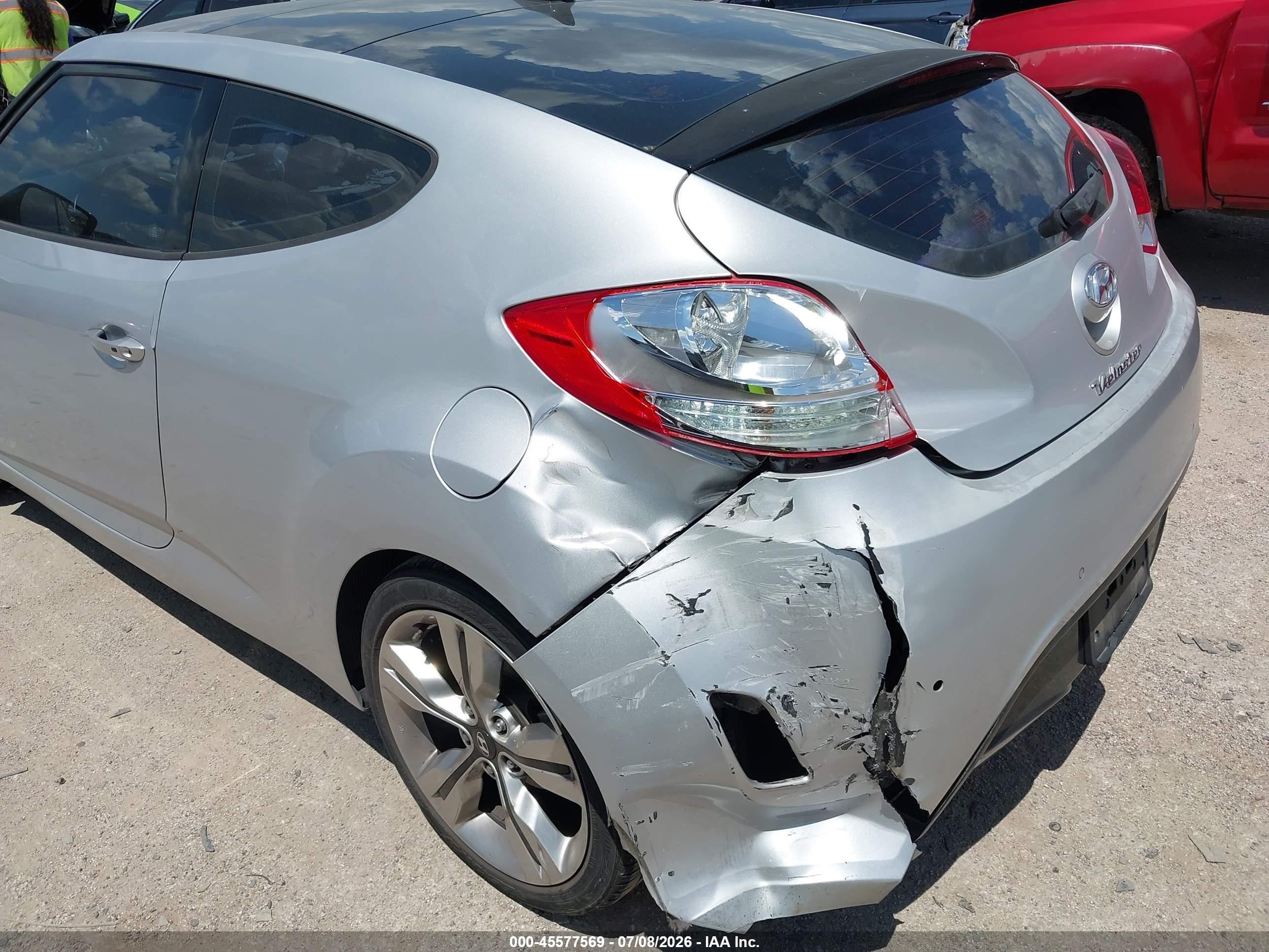 2014 Hyundai Veloster Base W/black White vin: KMHTC6AD5EU189118