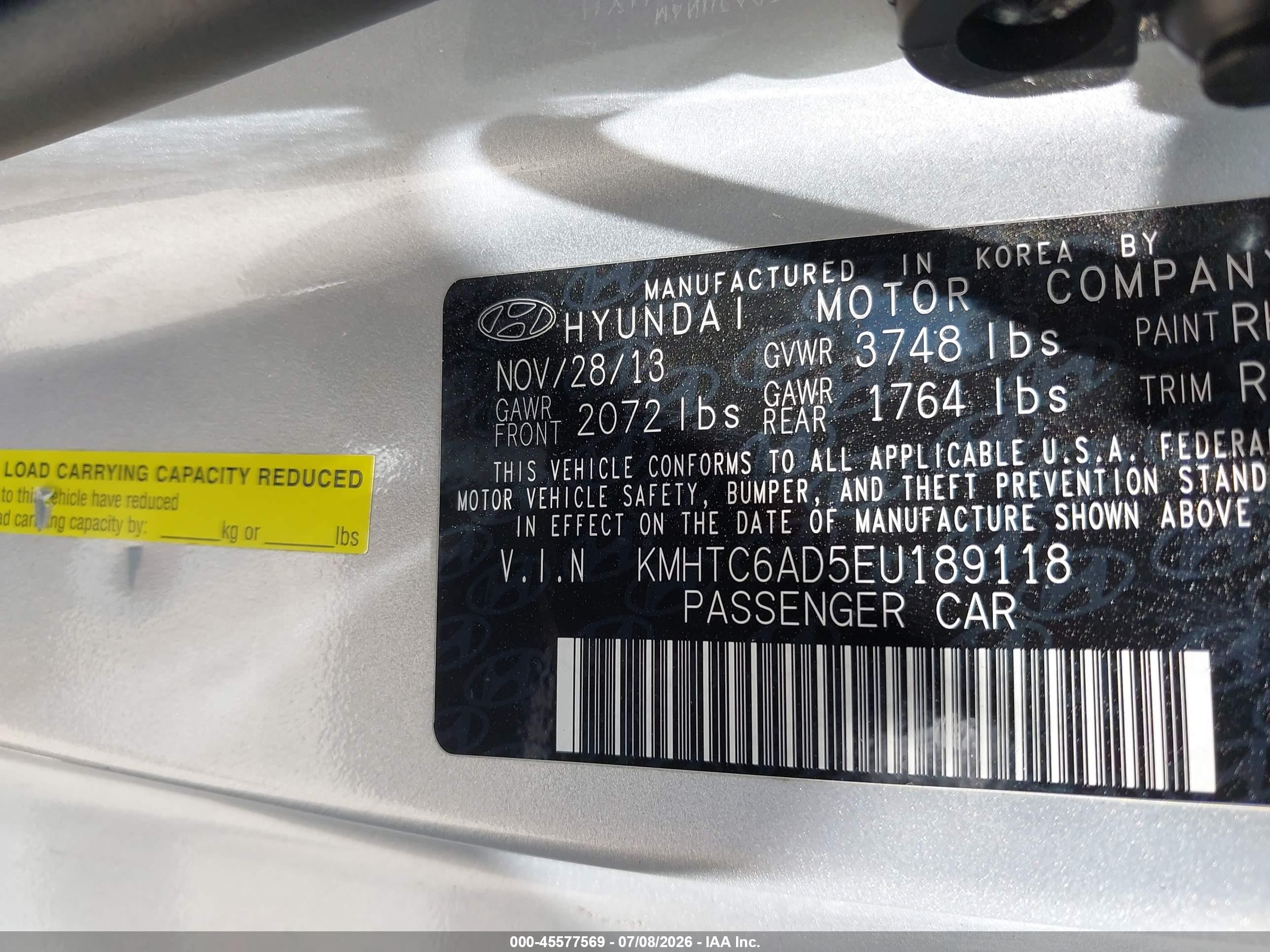 2014 Hyundai Veloster Base W/black White vin: KMHTC6AD5EU189118