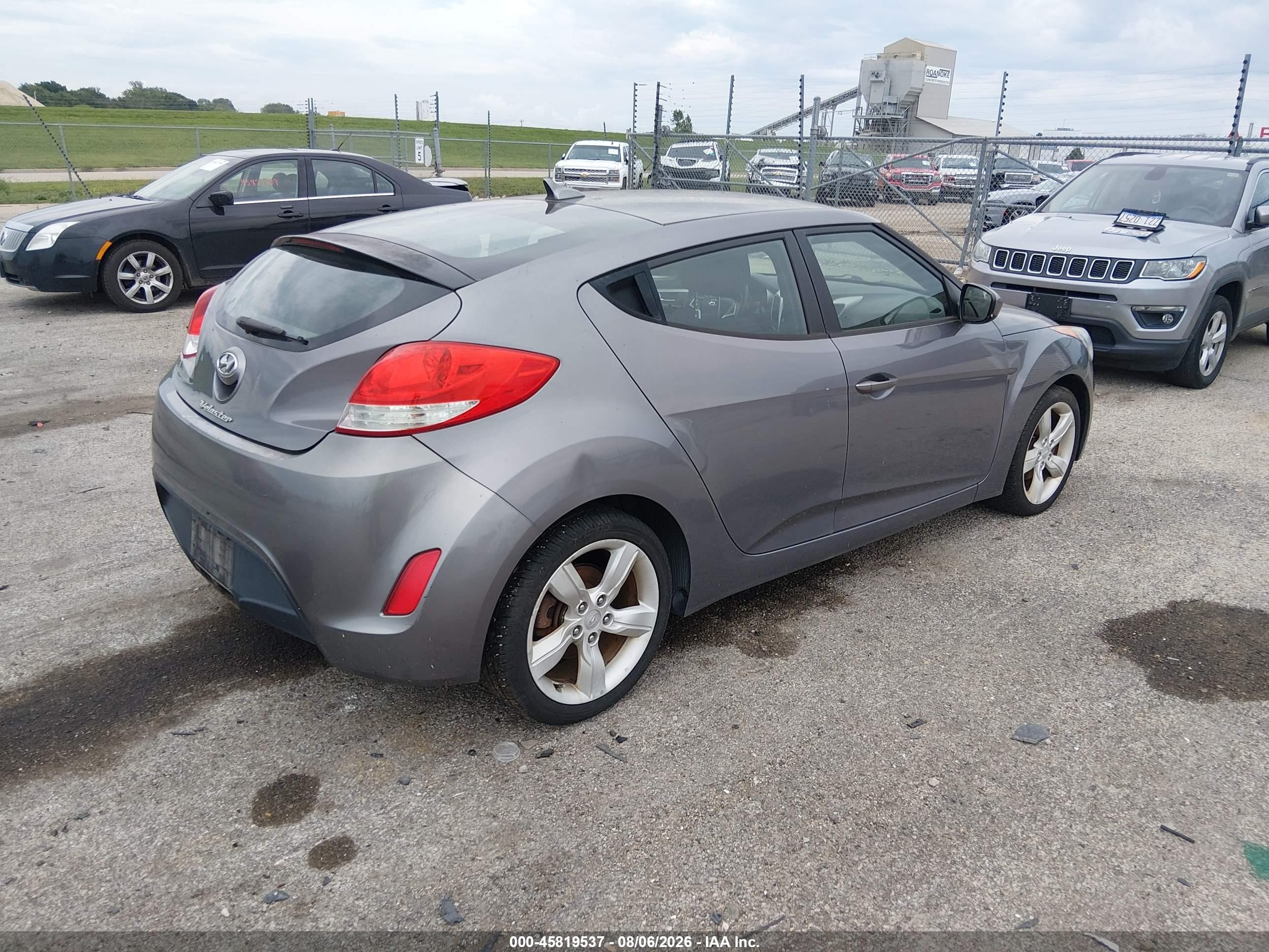 2014 Hyundai Veloster Base W/black Gray vin: KMHTC6AD5EU199857