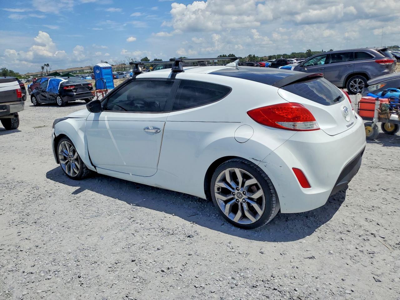 2014 Hyundai Veloster Re:flex White vin: KMHTC6AD5EU211926