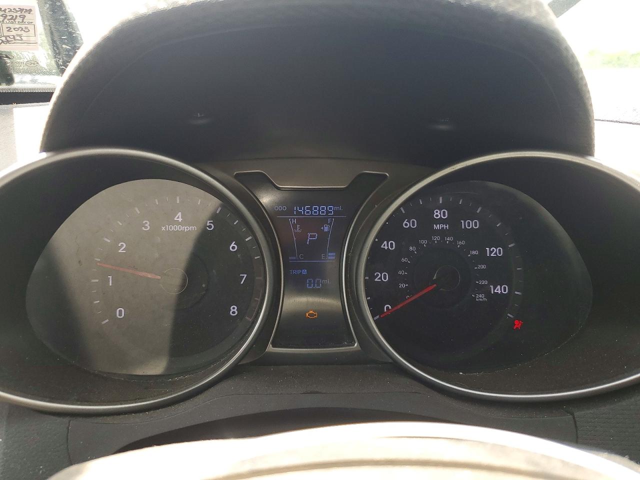 2015 Hyundai Veloster Base Серебряный vin: KMHTC6AD5FU232129