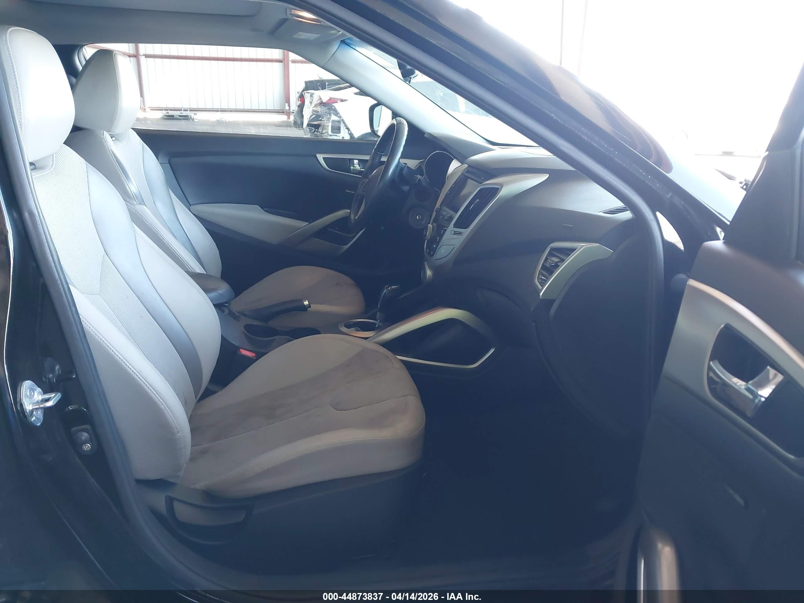2012 Hyundai Veloster Base W/gray Black vin: KMHTC6AD6CU056560