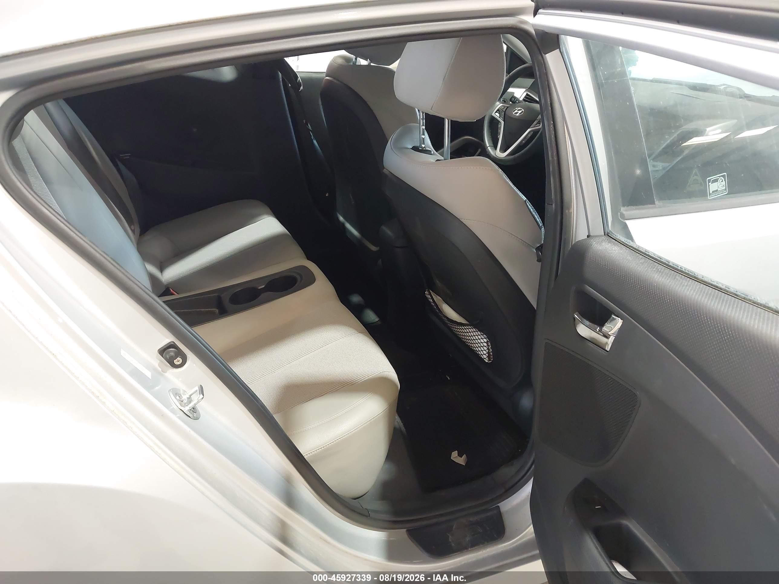 2012 Hyundai Veloster Base W/gray Silver vin: KMHTC6AD6CU056901