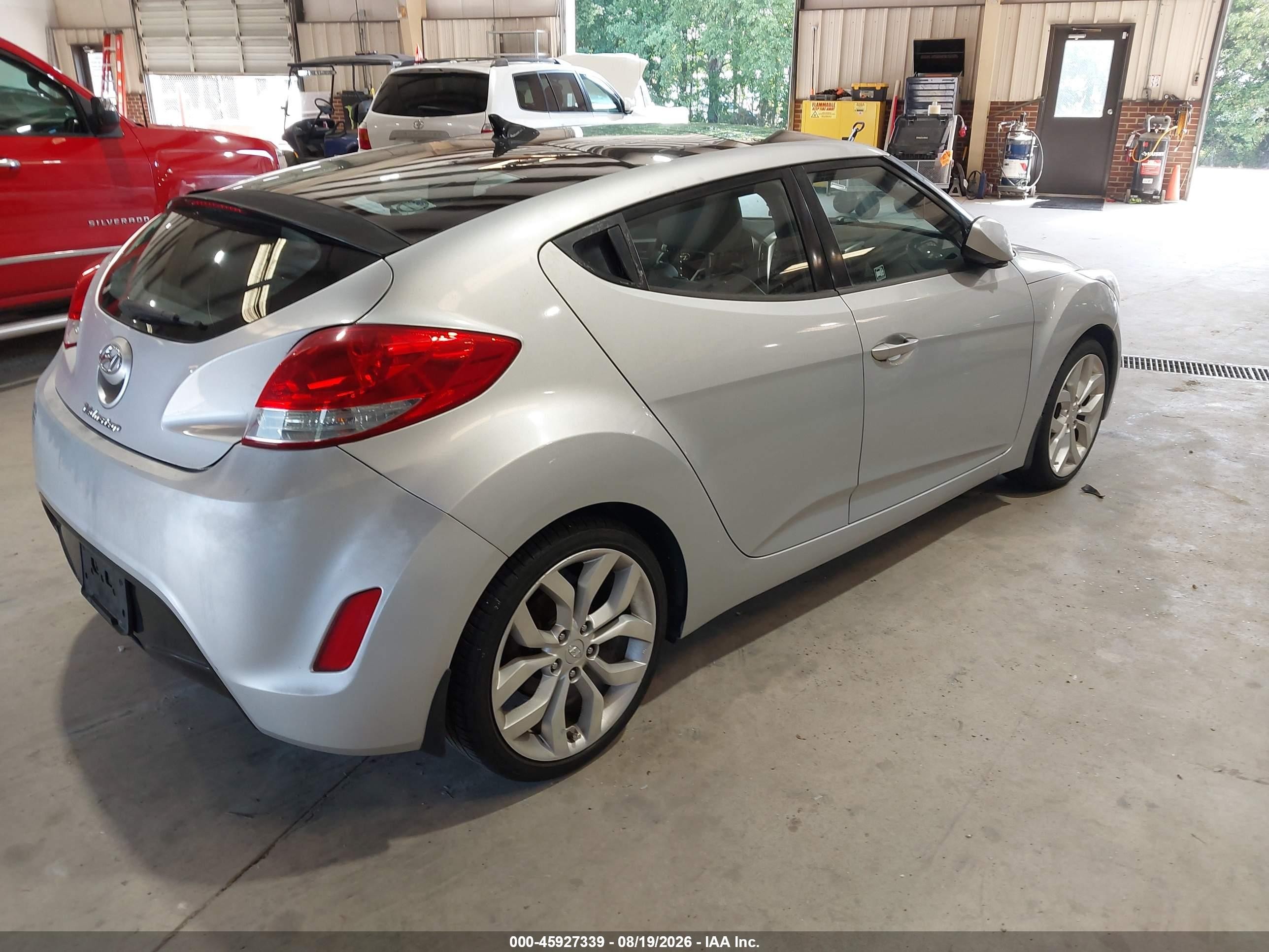 2012 Hyundai Veloster Base W/gray Silver vin: KMHTC6AD6CU056901