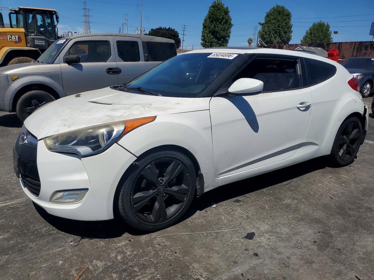 2012 Hyundai Veloster Base White vin: KMHTC6AD6CU058020