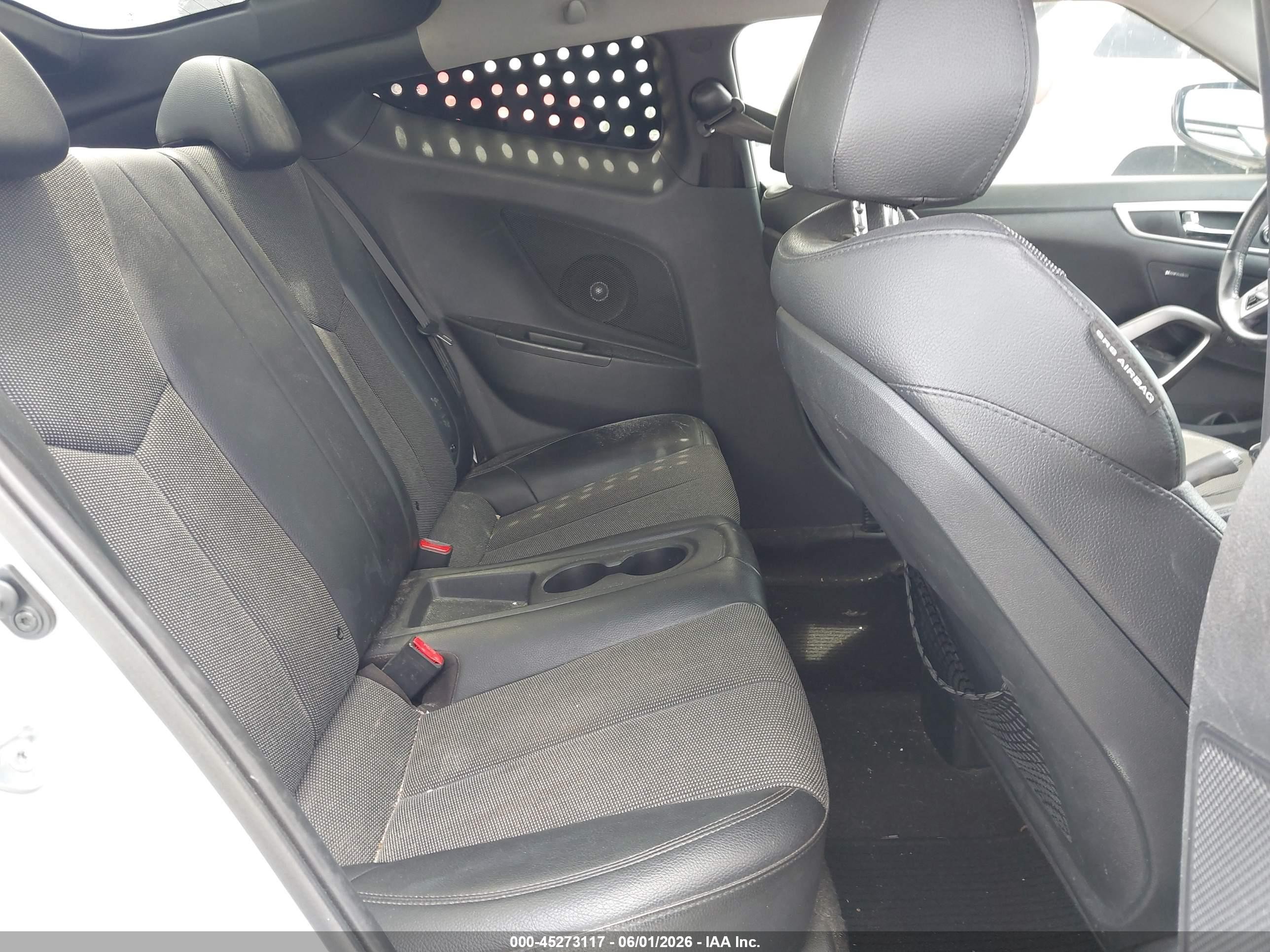 2012 Hyundai Veloster Base W/black Silver vin: KMHTC6AD6CU075576