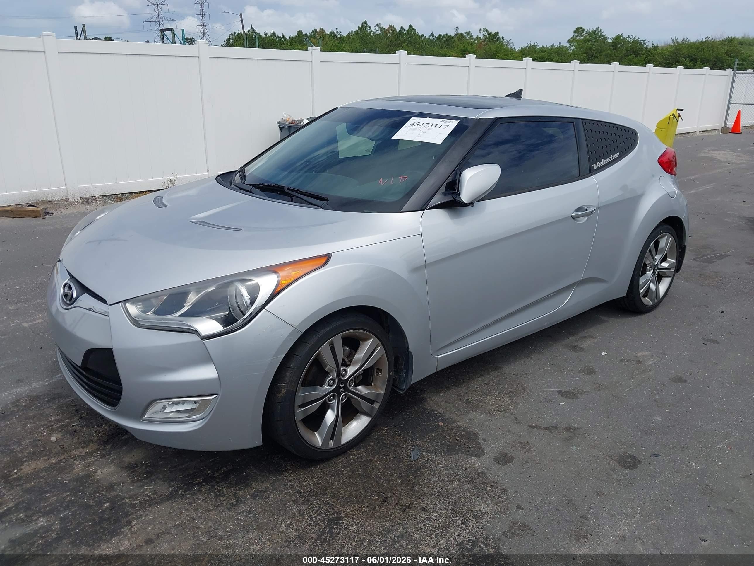 2012 Hyundai Veloster Base W/black Silver vin: KMHTC6AD6CU075576