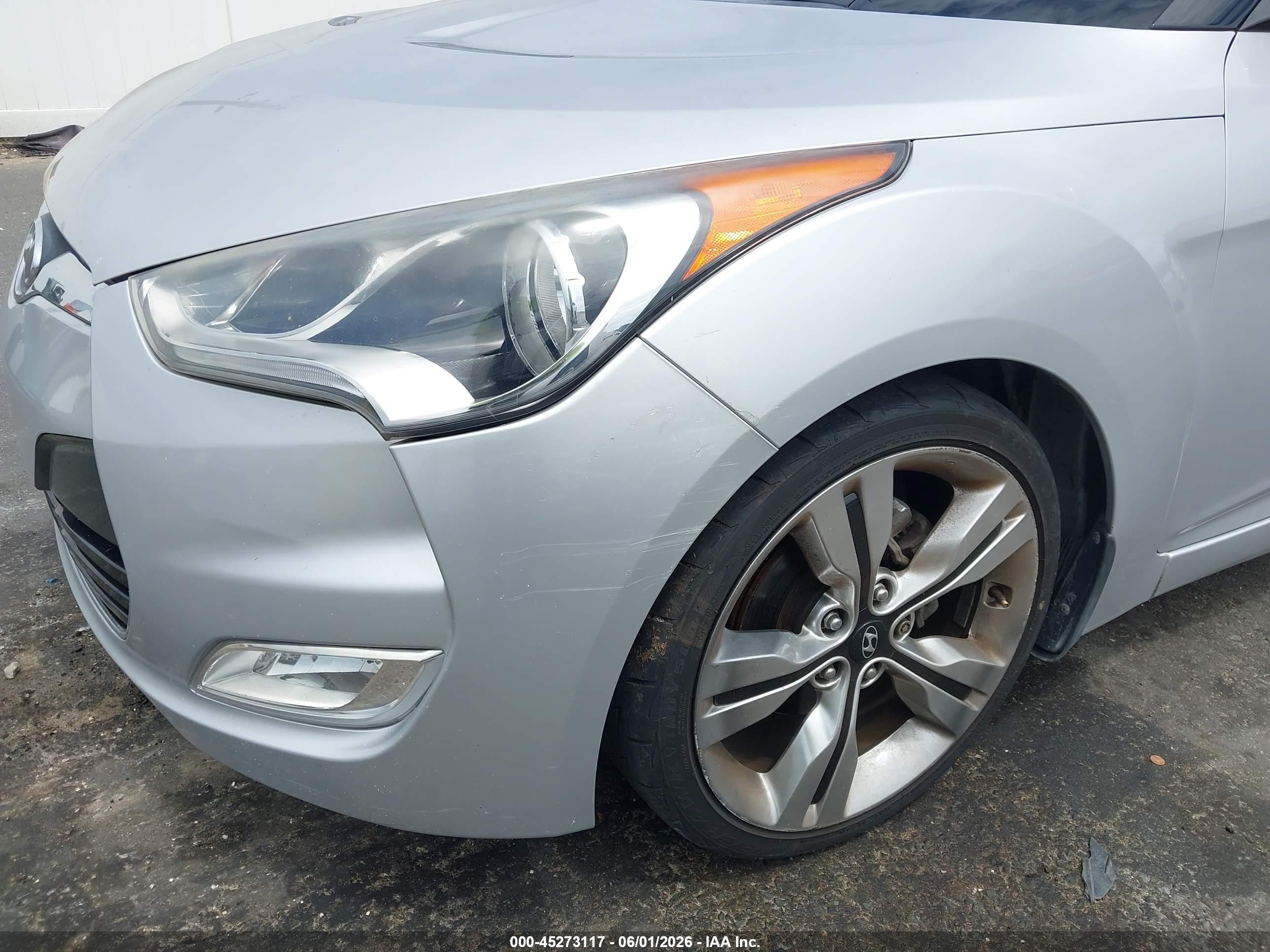 2012 Hyundai Veloster Base W/black Silver vin: KMHTC6AD6CU075576