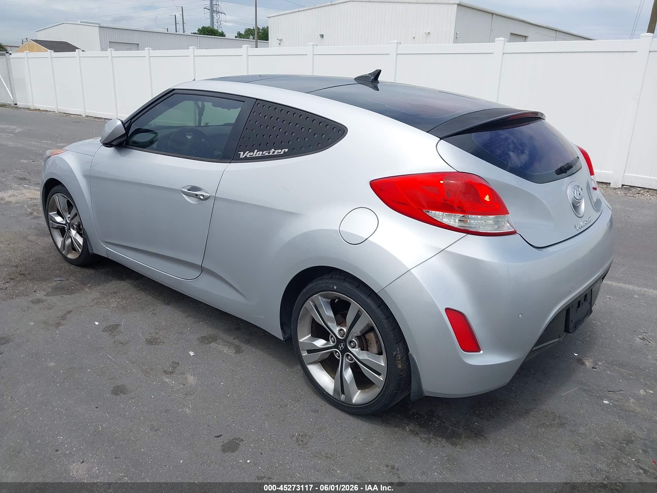 2012 Hyundai Veloster Base W/black Silver vin: KMHTC6AD6CU075576