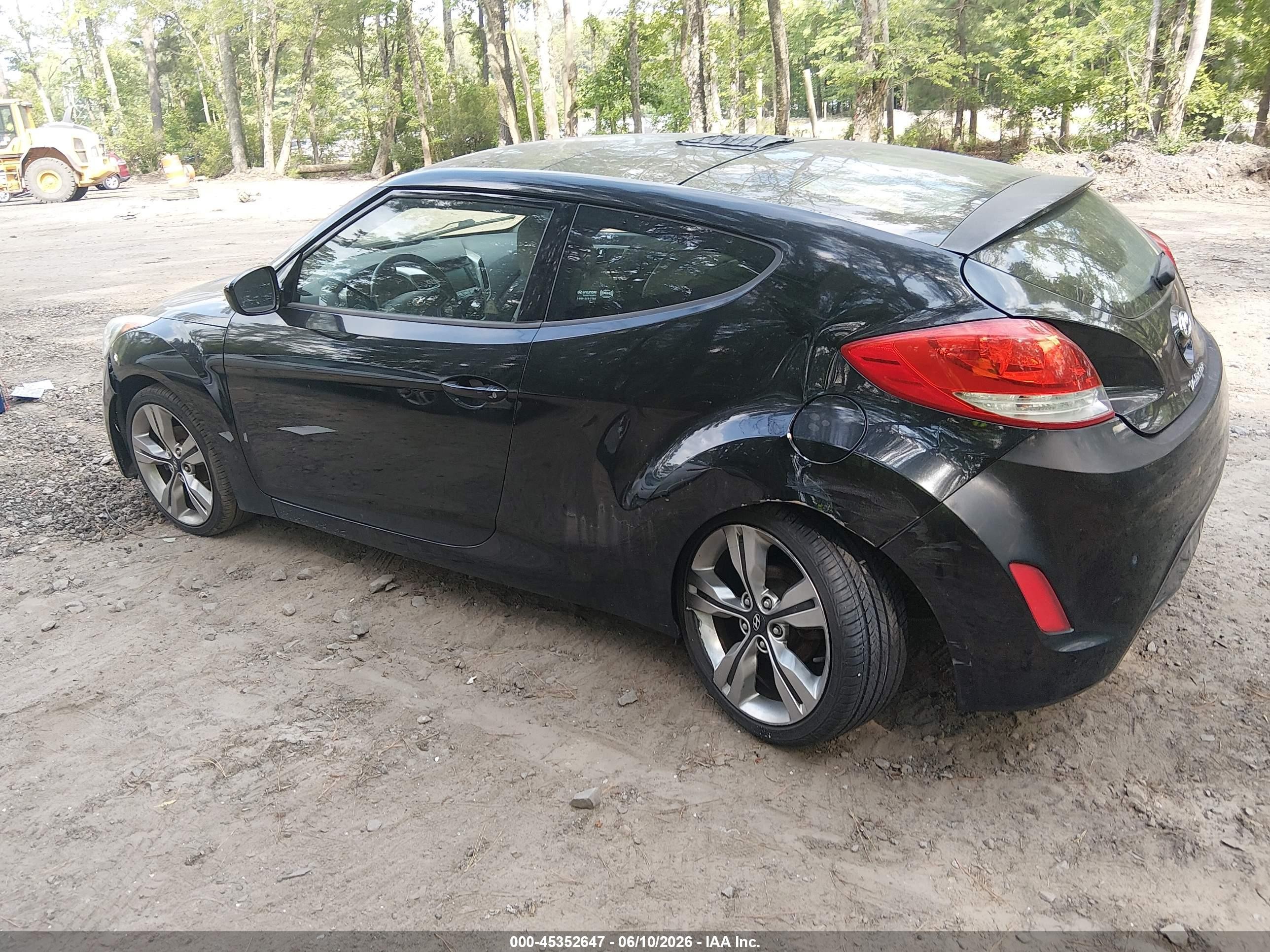 2013 Hyundai Veloster Base W/gray Black vin: KMHTC6AD6DU092637