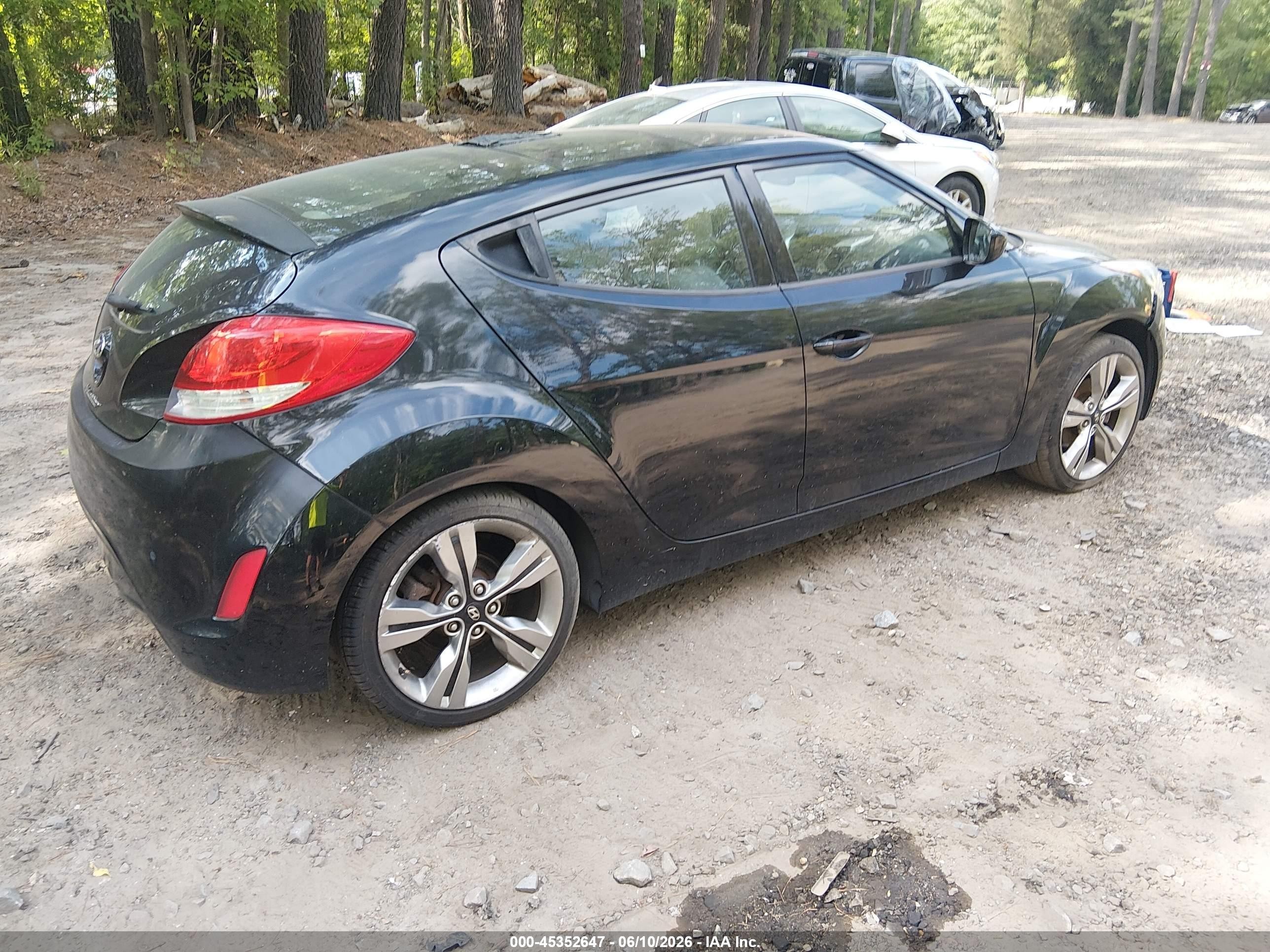 2013 Hyundai Veloster Base W/gray Black vin: KMHTC6AD6DU092637