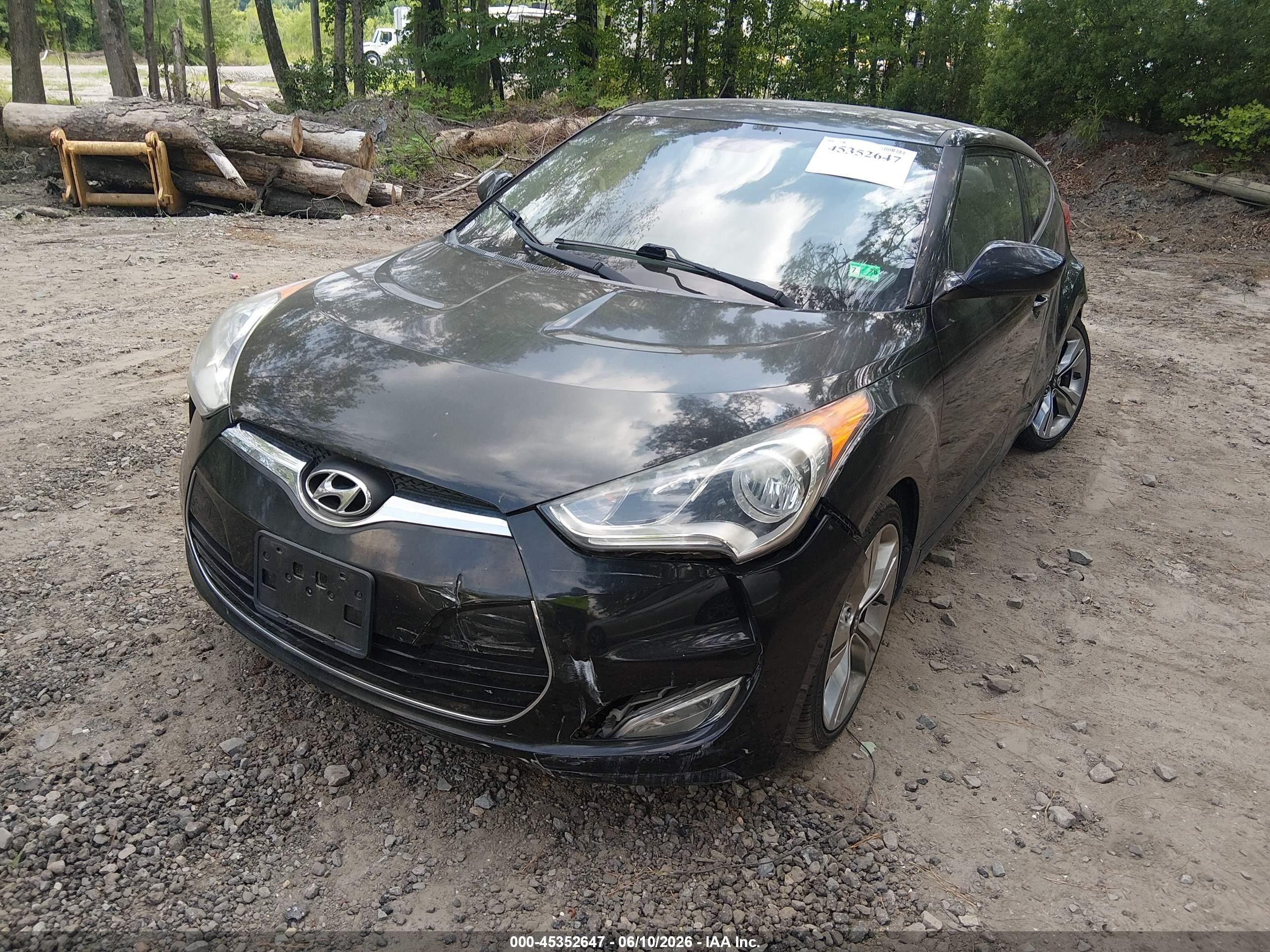 2013 Hyundai Veloster Base W/gray Black vin: KMHTC6AD6DU092637