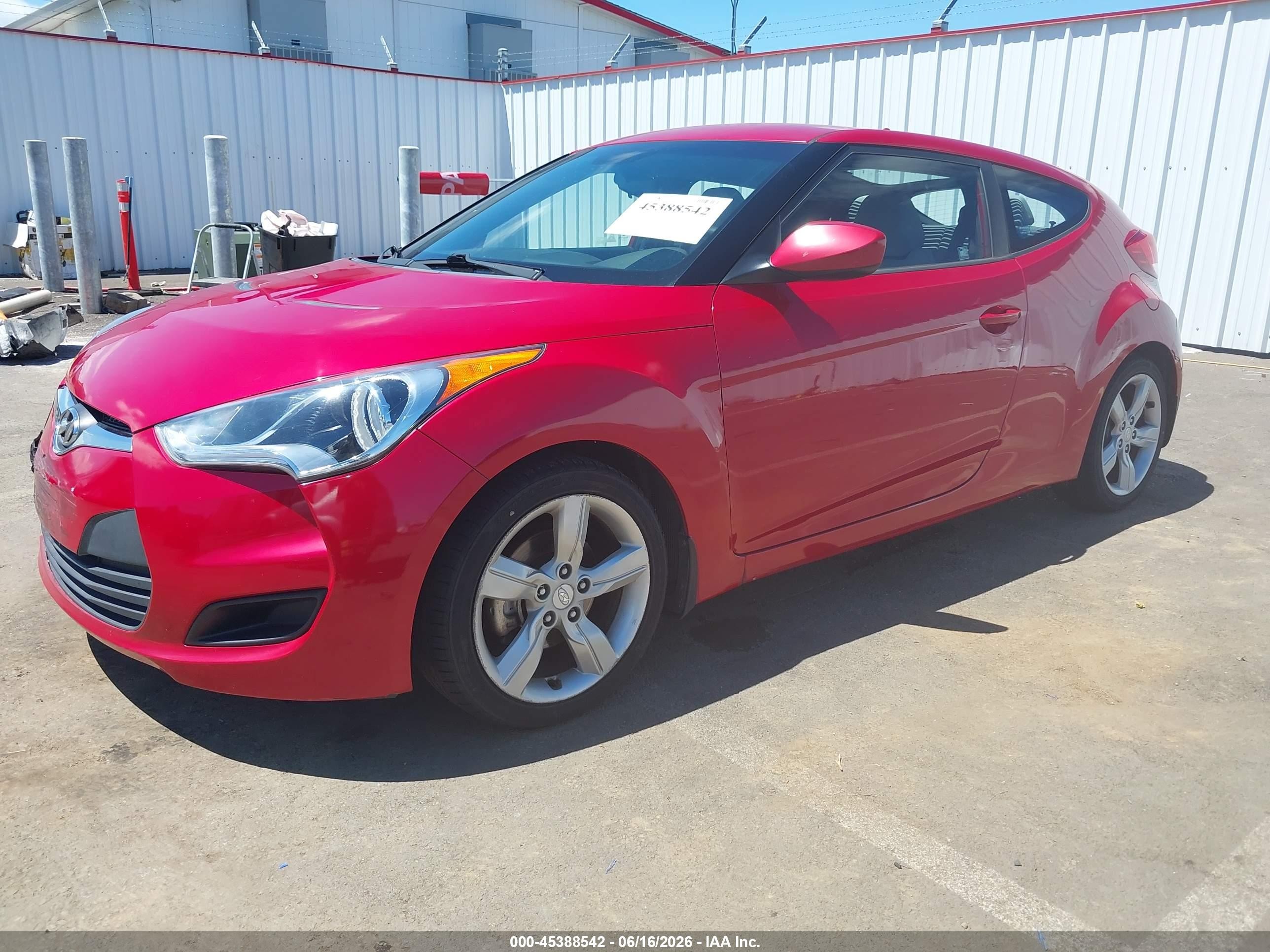2013 Hyundai Veloster Base W/gray Red vin: KMHTC6AD6DU096574