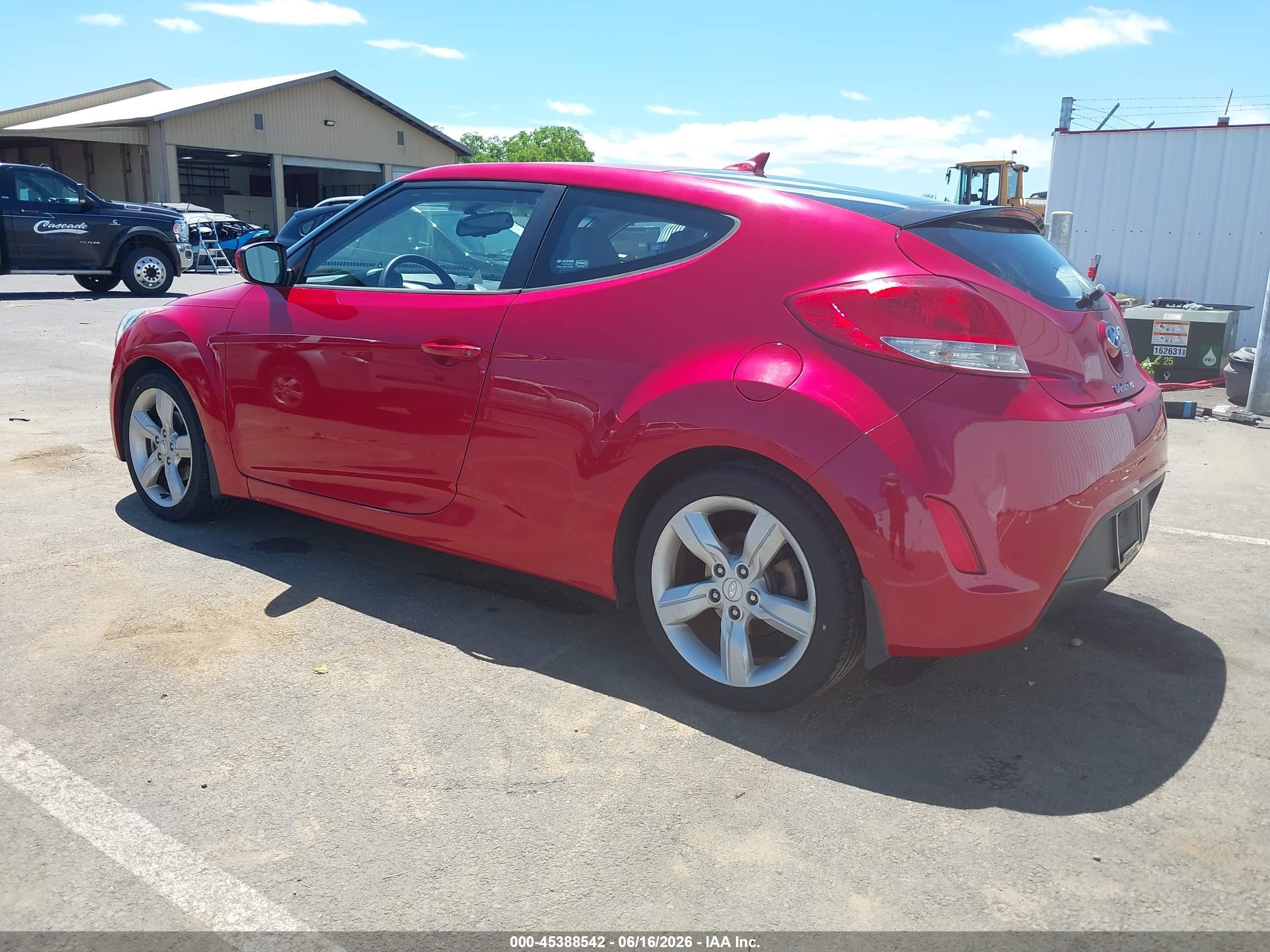 2013 Hyundai Veloster Base W/gray Red vin: KMHTC6AD6DU096574