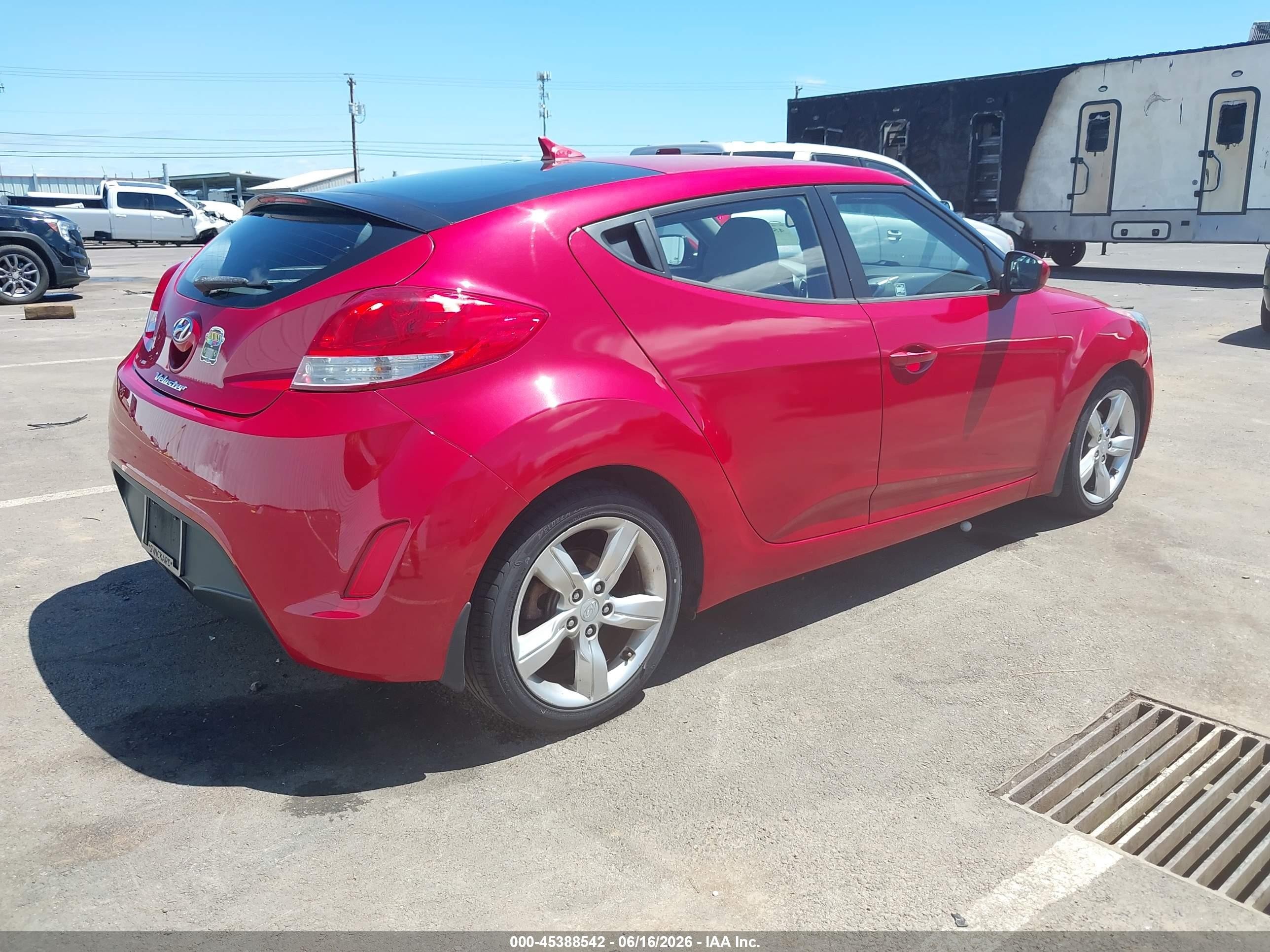 2013 Hyundai Veloster Base W/gray Red vin: KMHTC6AD6DU096574