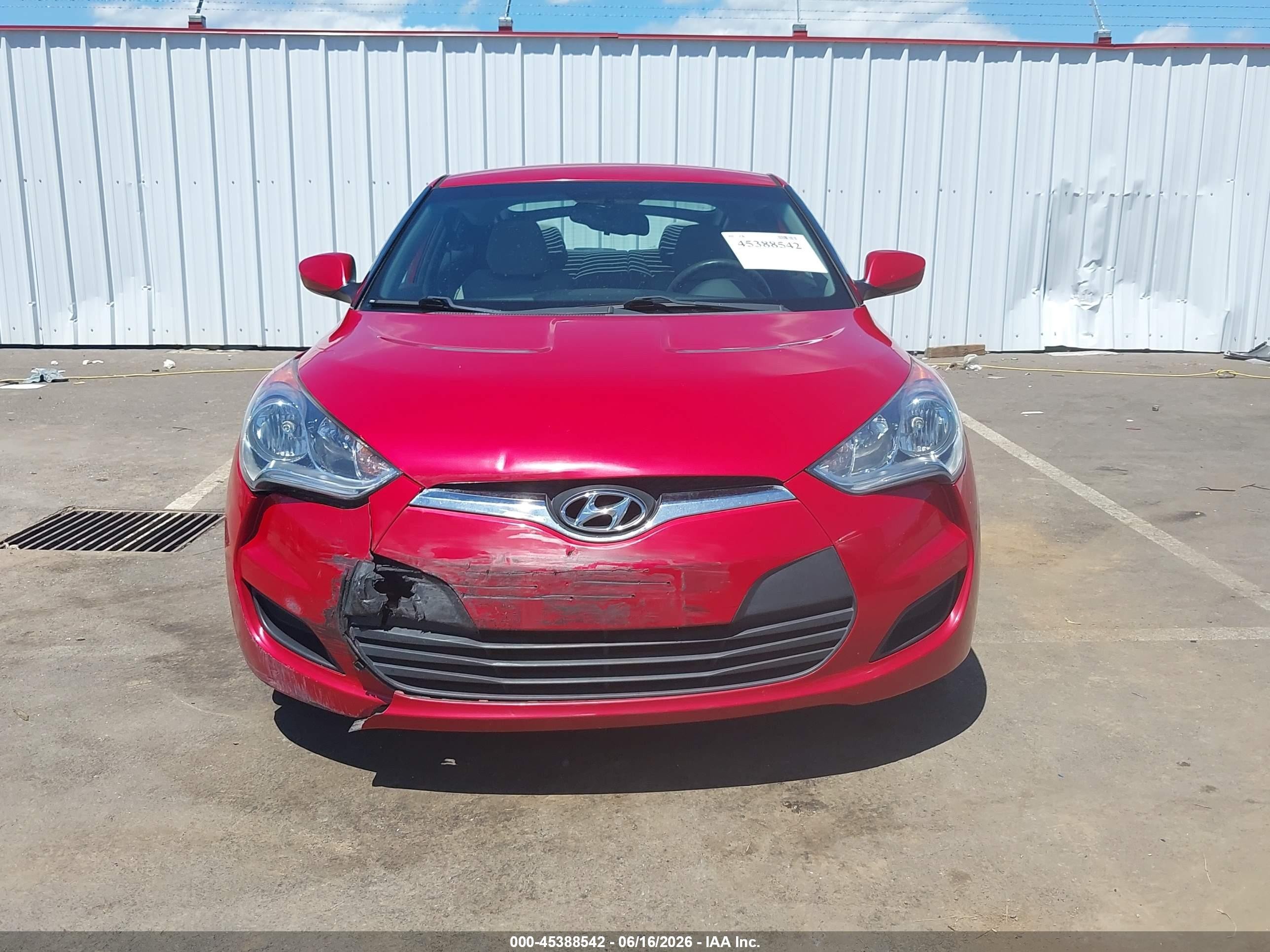 2013 Hyundai Veloster Base W/gray Red vin: KMHTC6AD6DU096574