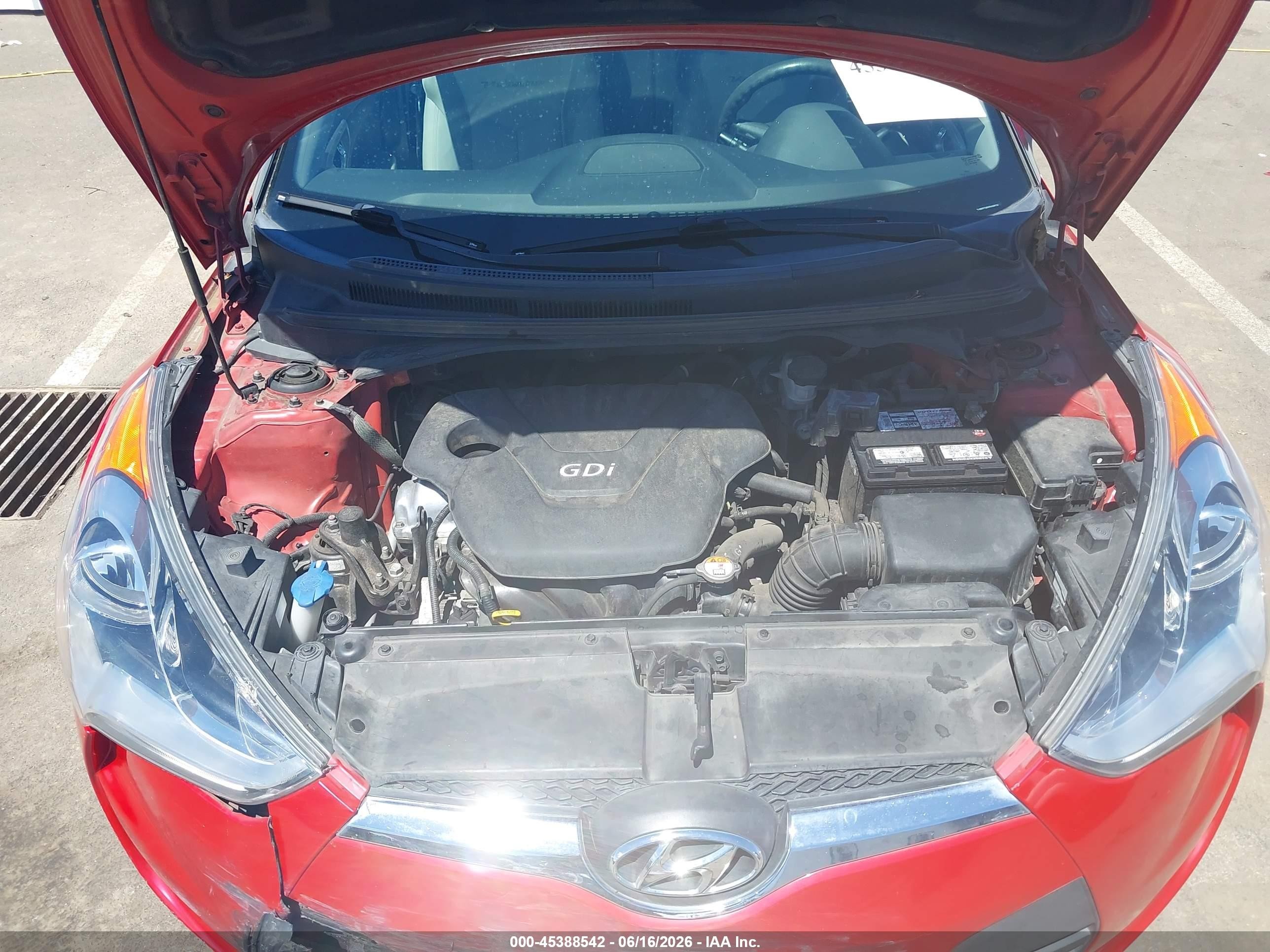 2013 Hyundai Veloster Base W/gray Red vin: KMHTC6AD6DU096574