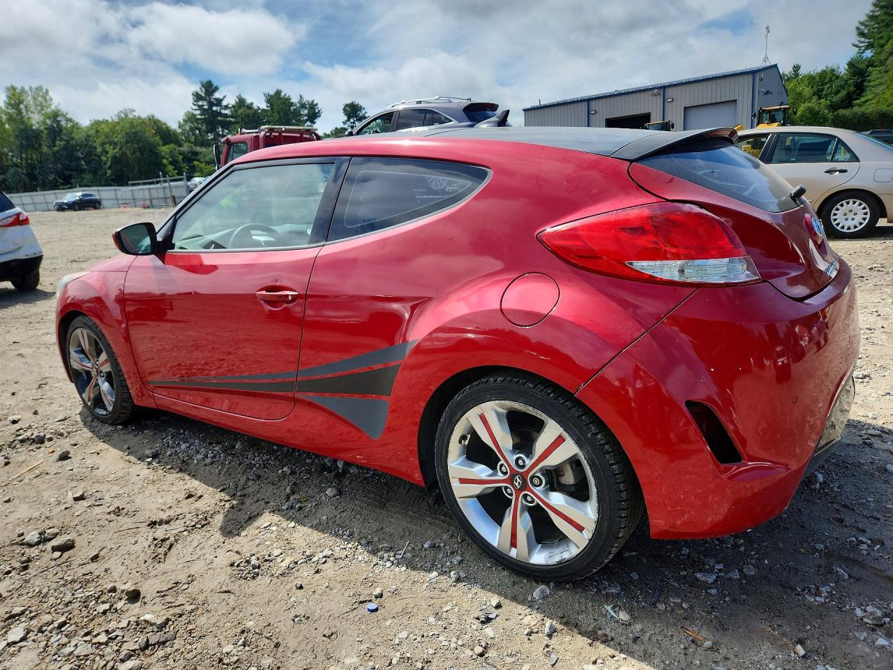 2013 Hyundai Veloster Base Red vin: KMHTC6AD6DU110165