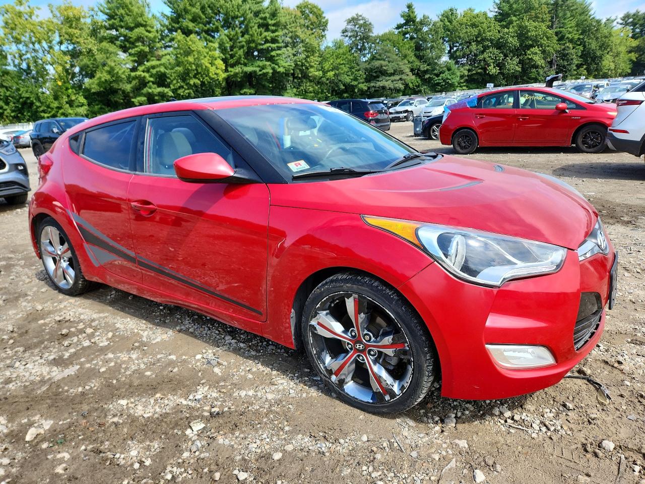 2013 Hyundai Veloster Base Red vin: KMHTC6AD6DU110165